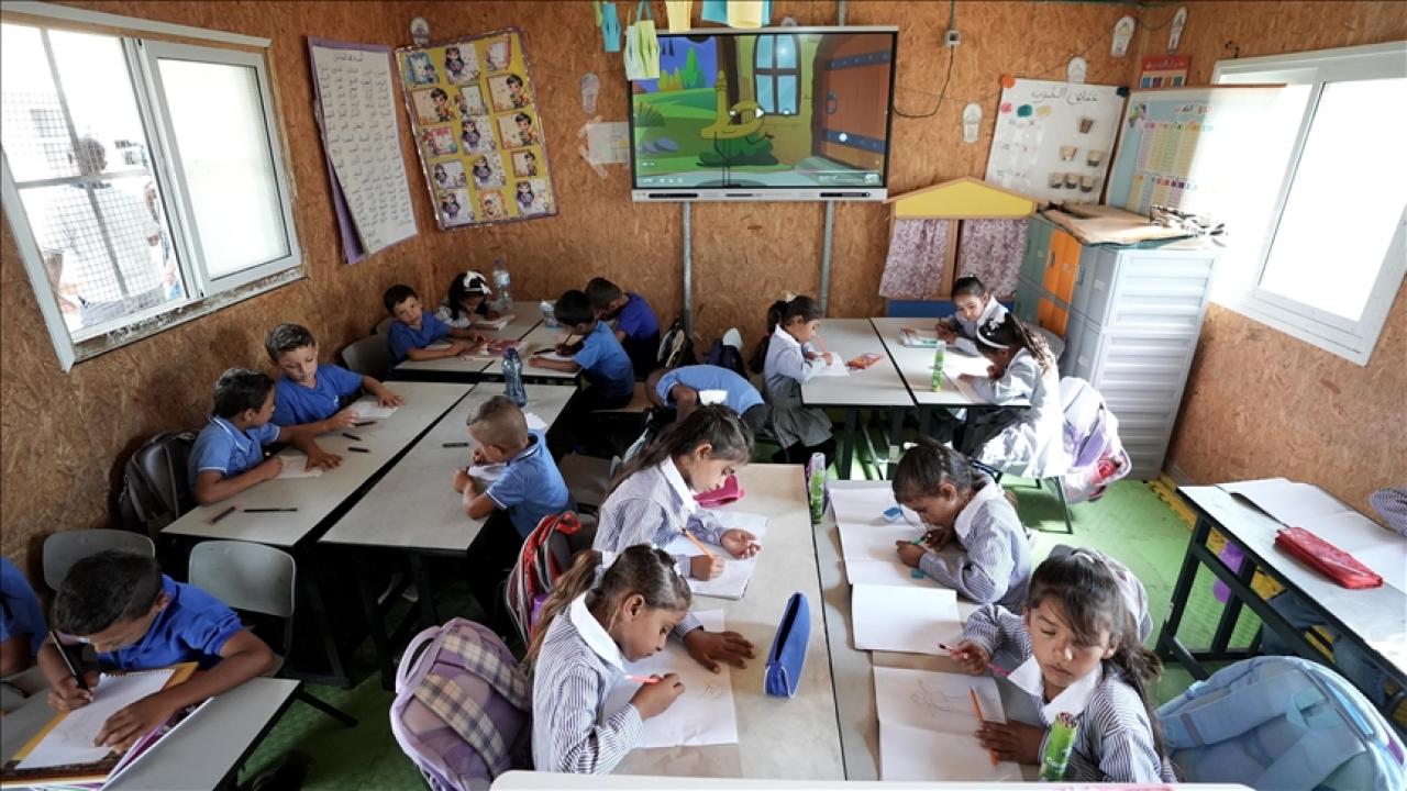 UNRWA'da mali kriz: Batı Şeria'da eğitim süresi kısaltıldı