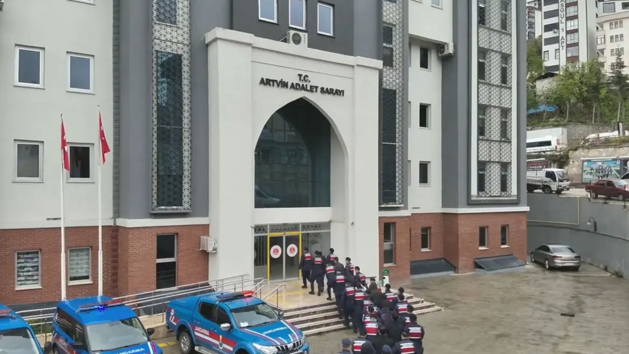Artvin merkezli 4 ilde organize suç örgütü operasyonu: 35 şüpheli yakalandı