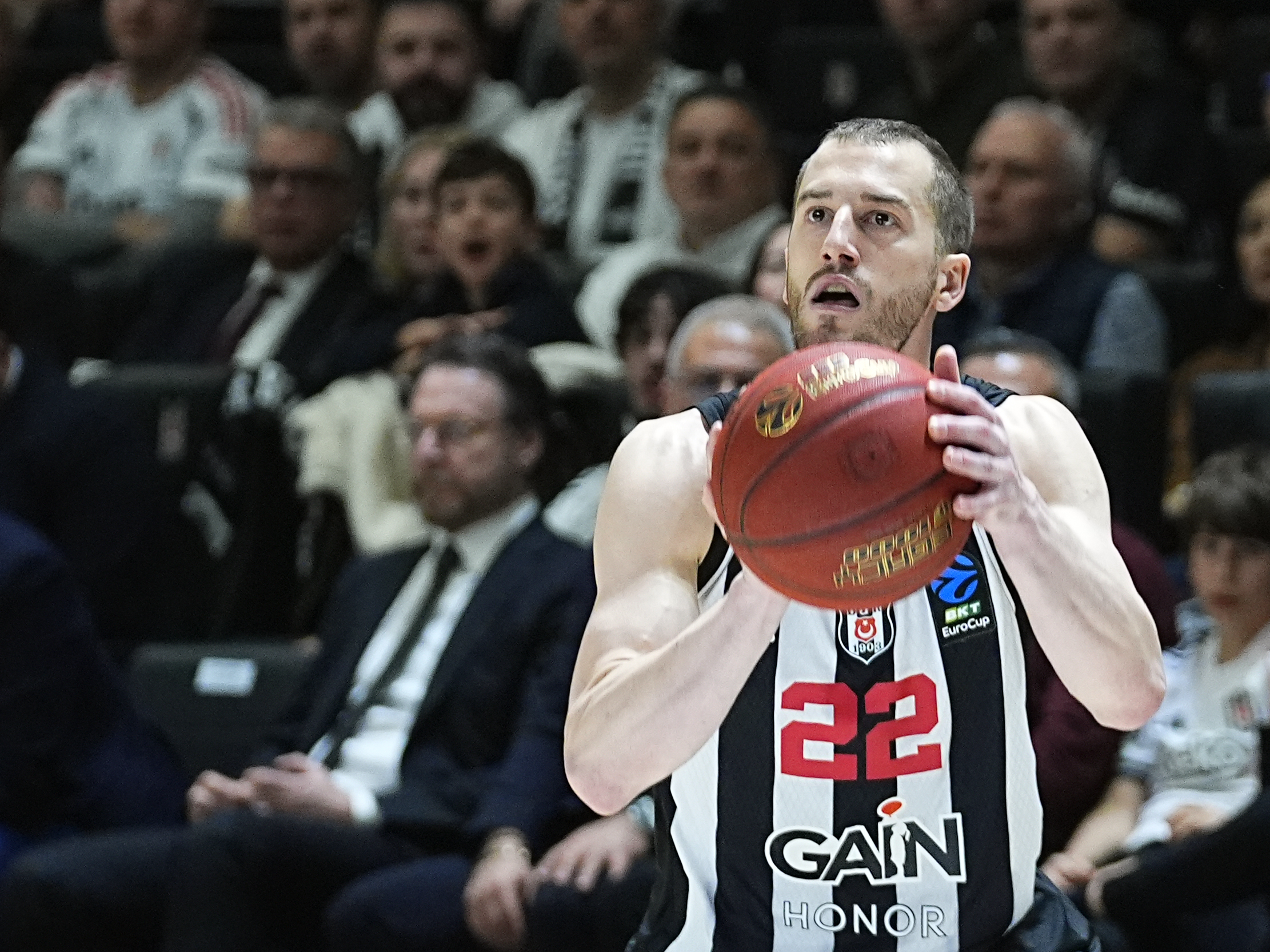 Beşiktaş GAİN, Fransa deplasmanında