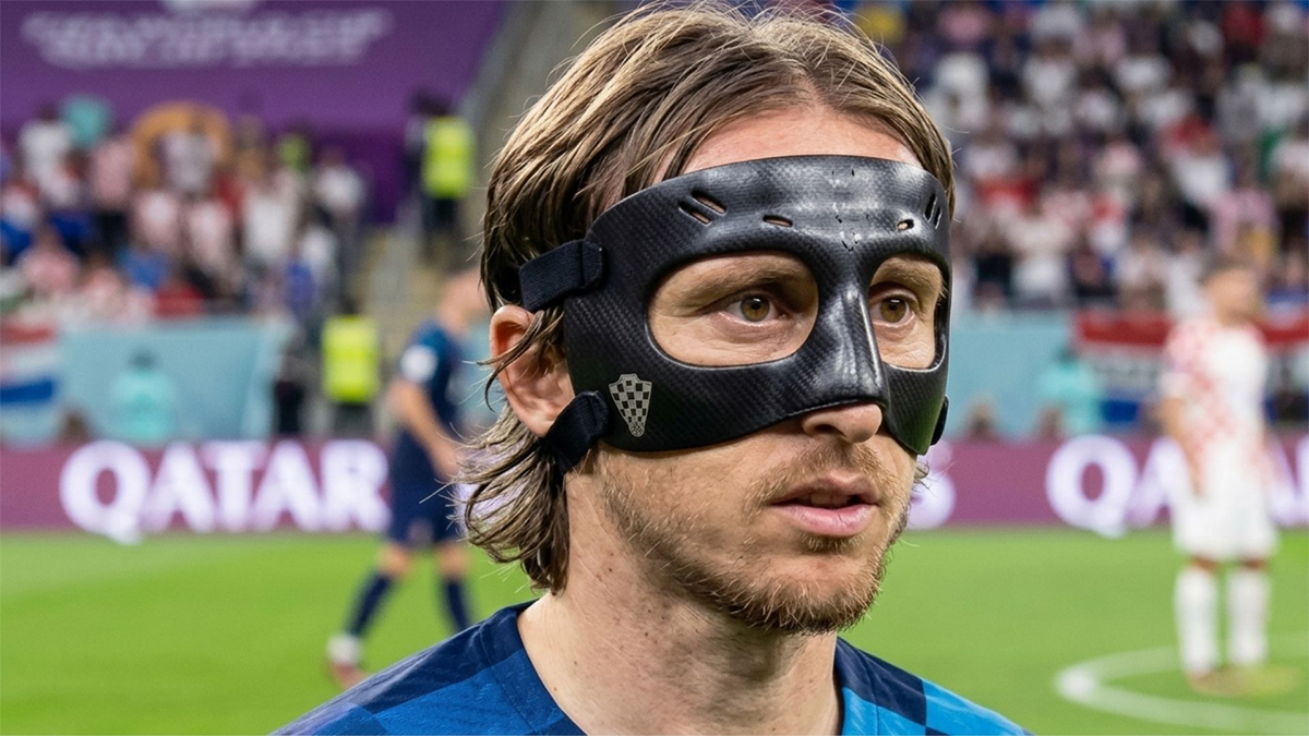 Çifte kırık sonrası Modric'e maske çözümü