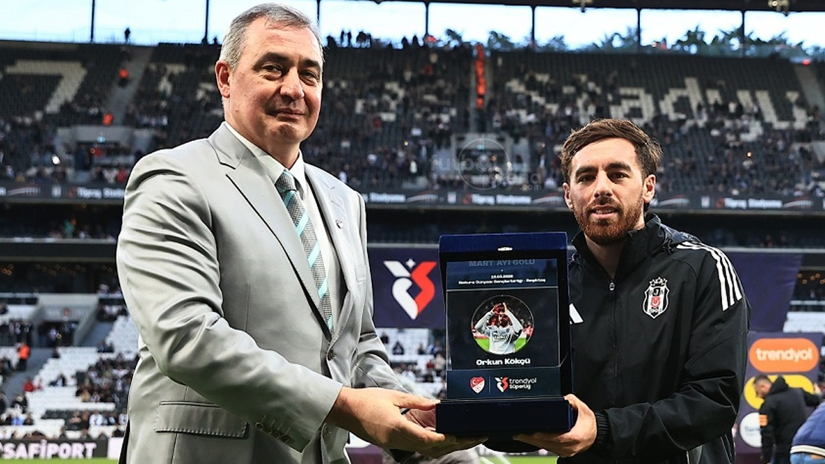 Orkun Kökçü ödülüne kavuştu