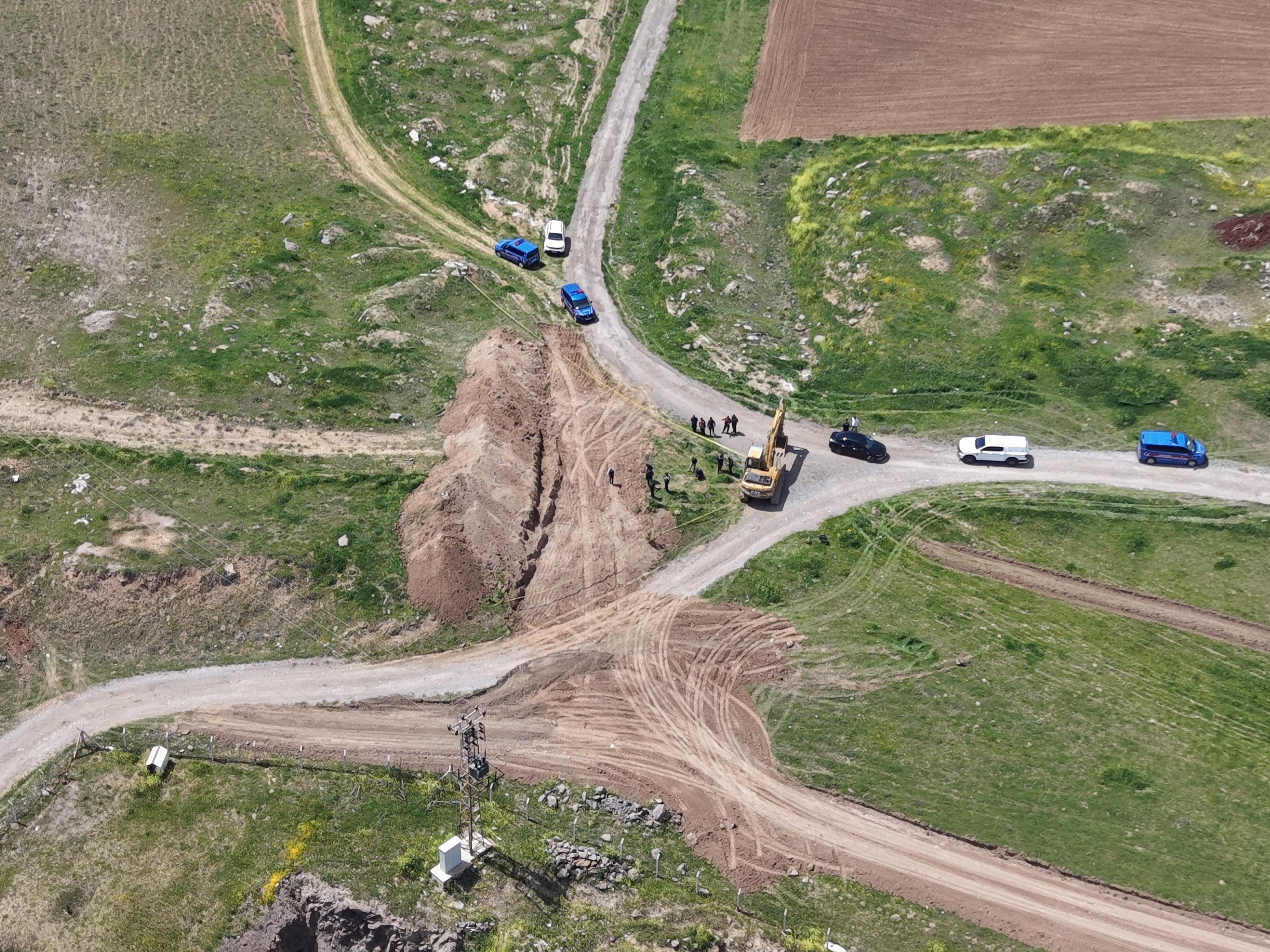 Ankara'da dehşete düşüren olay: Kazıdan çıkanlar ekipleri seferber etti