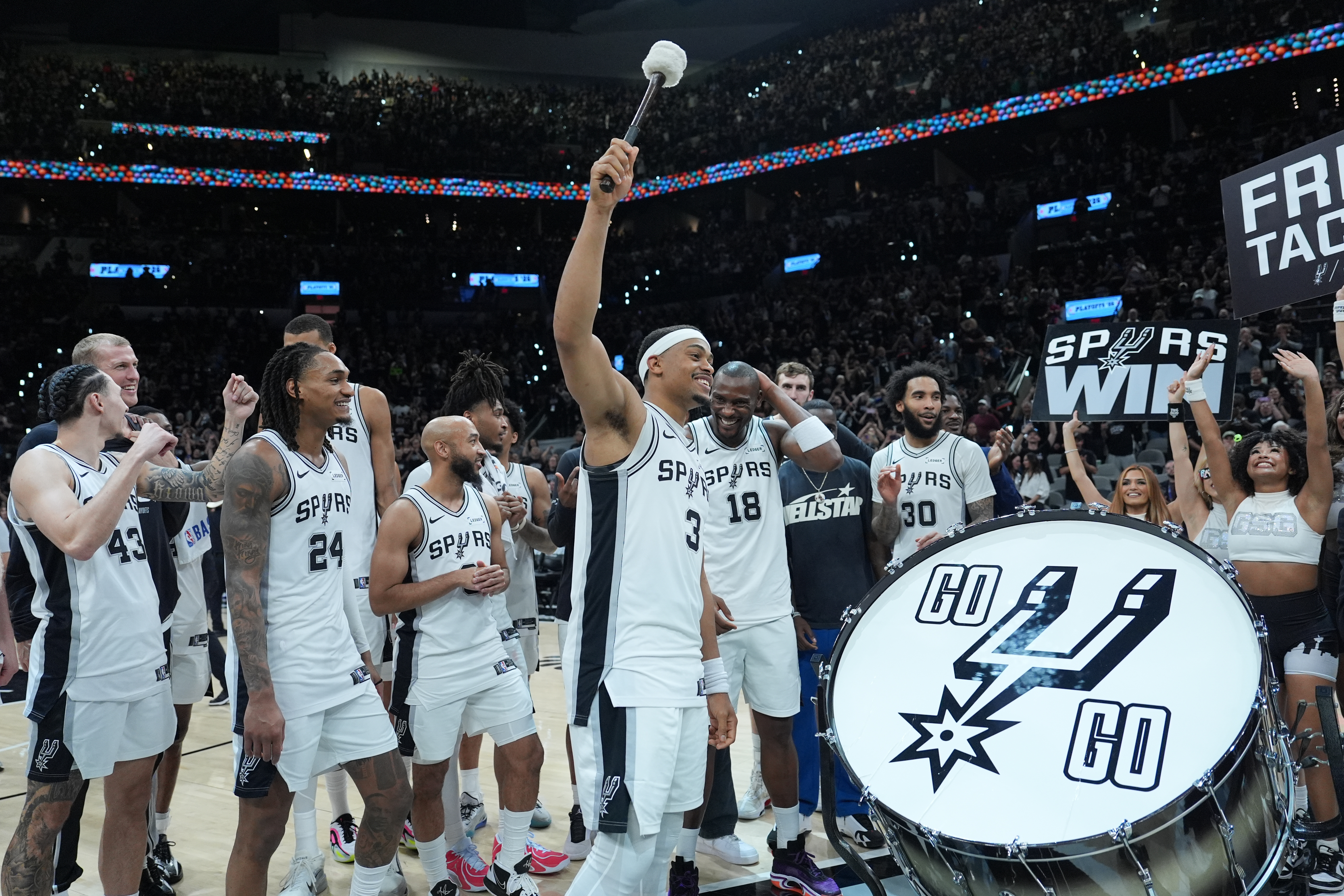 San Antonio Spurs, Batı Konferansı'nda yarı finalde