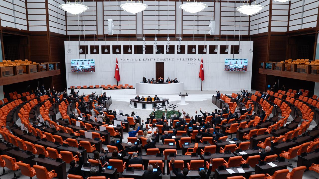 TBMM'den fahiş aidat ve imar düzenlemesi: 11 madde daha kabul edildi