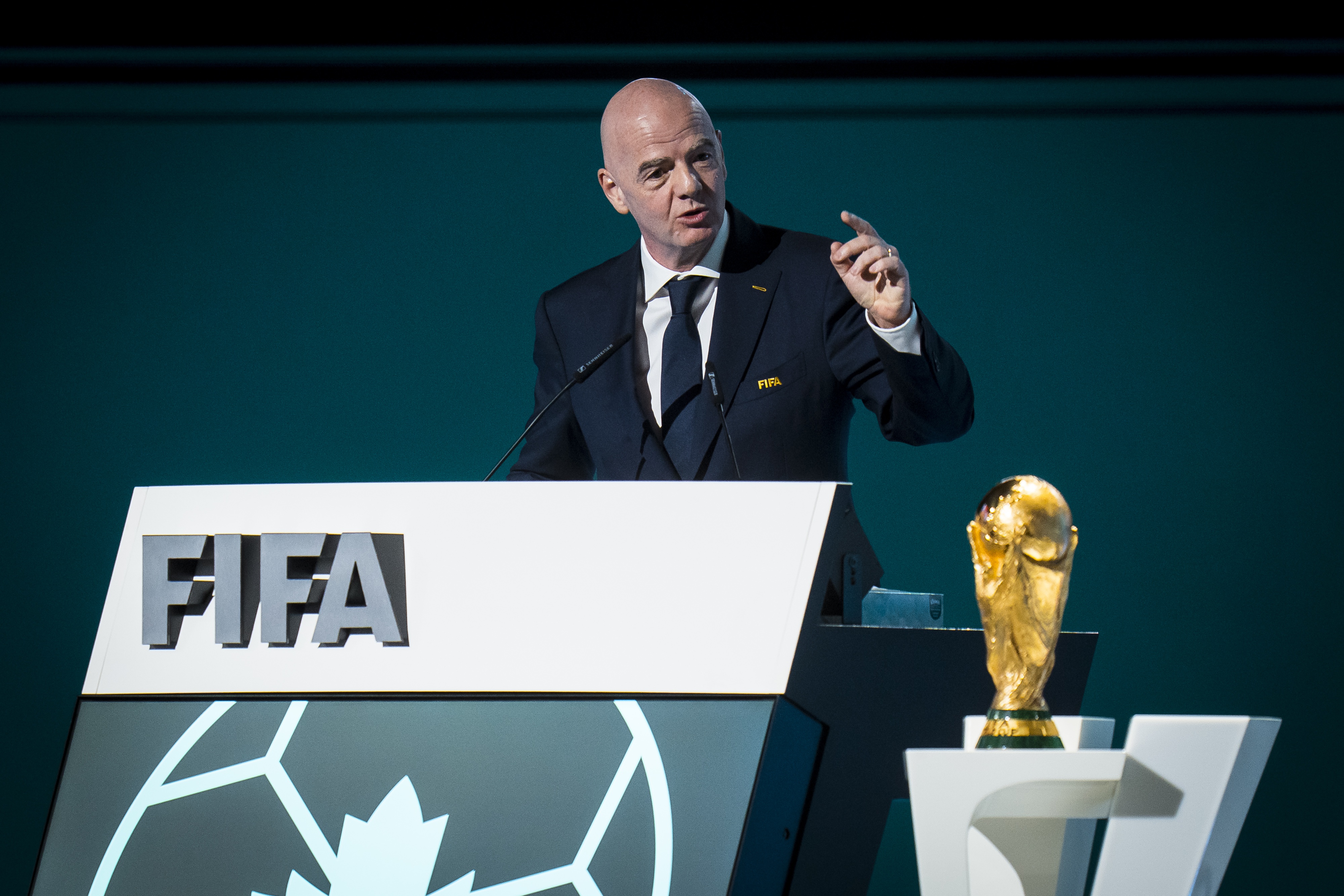 Infantino: FIFA başkanlık seçimi için aday olacağım