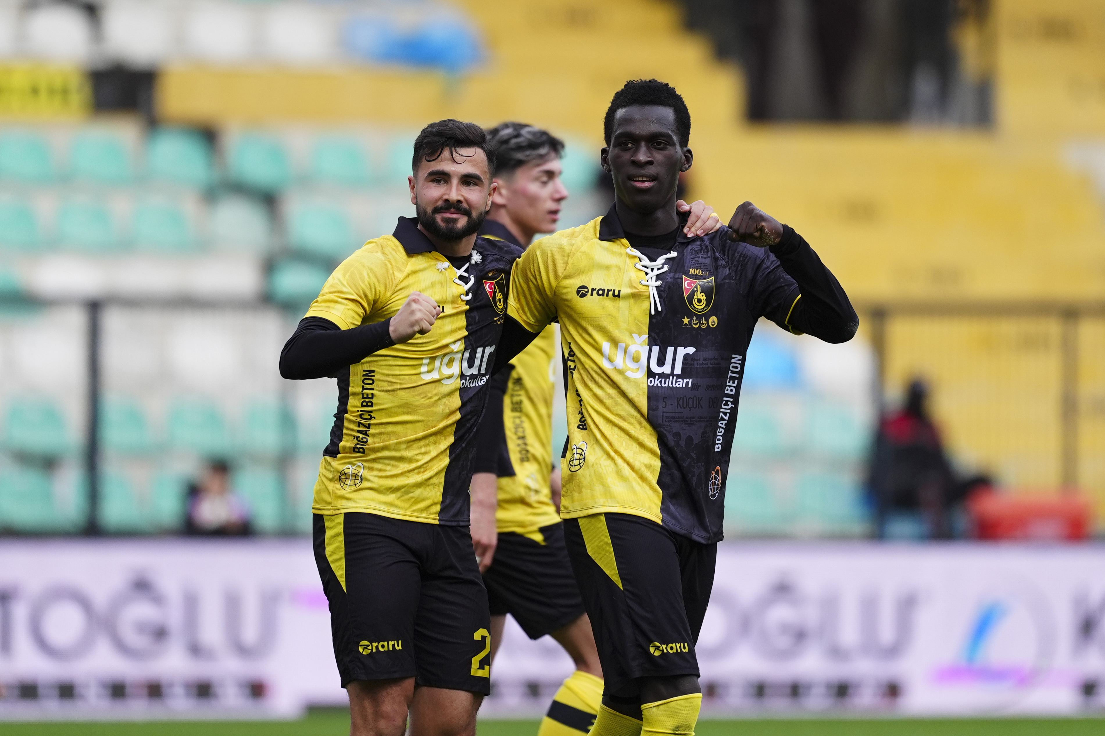 İstanbulspor'dan Adana Demirspor karşısında gövde gösterisi