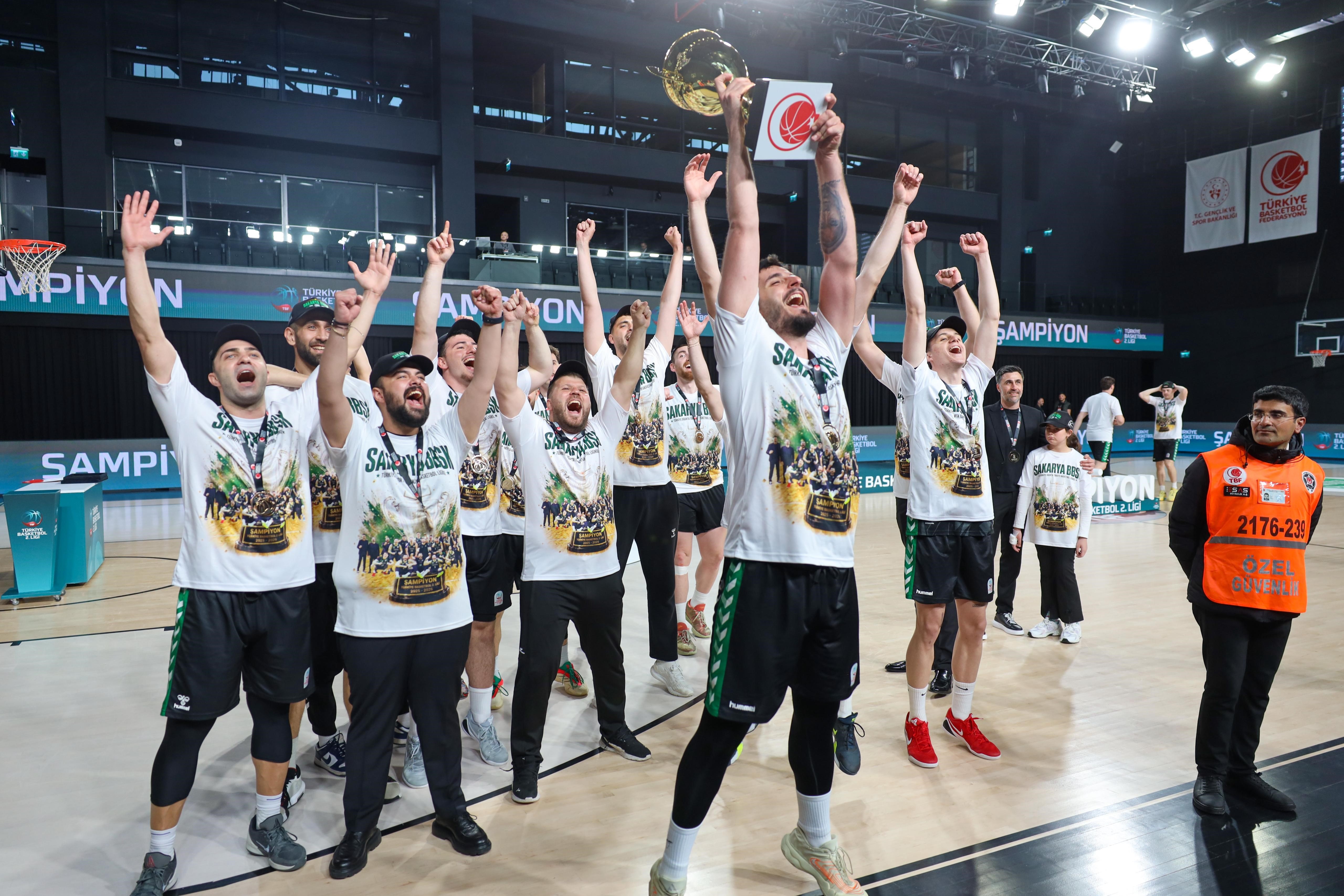Basketbol 2. Ligi'nde şampiyon Sakarya!