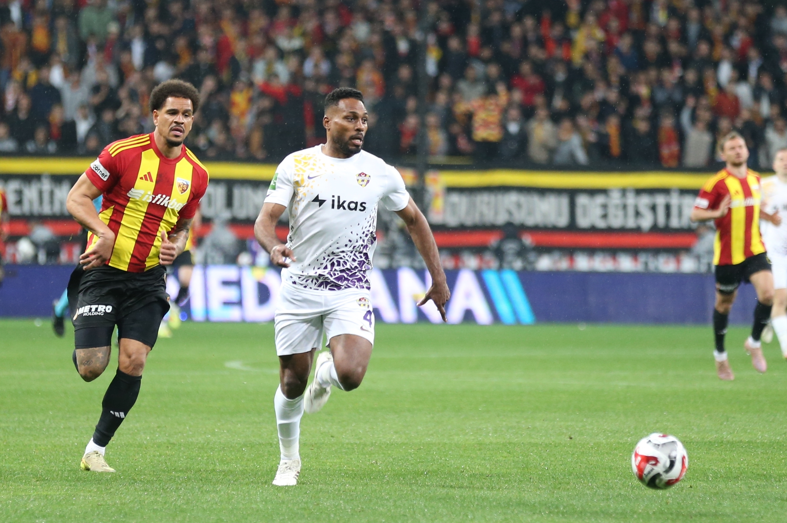 Düşme hattındaki kritik mücadelede Kayserispor ile Eyüpspor yenişemedi