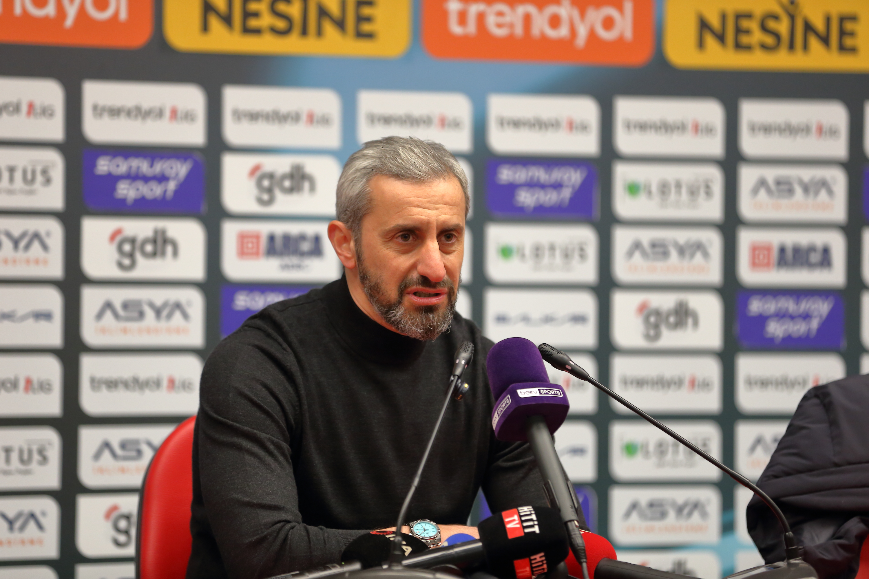 Serkan Özbalta: Tüm futbolcularımı yürekten kutluyorum