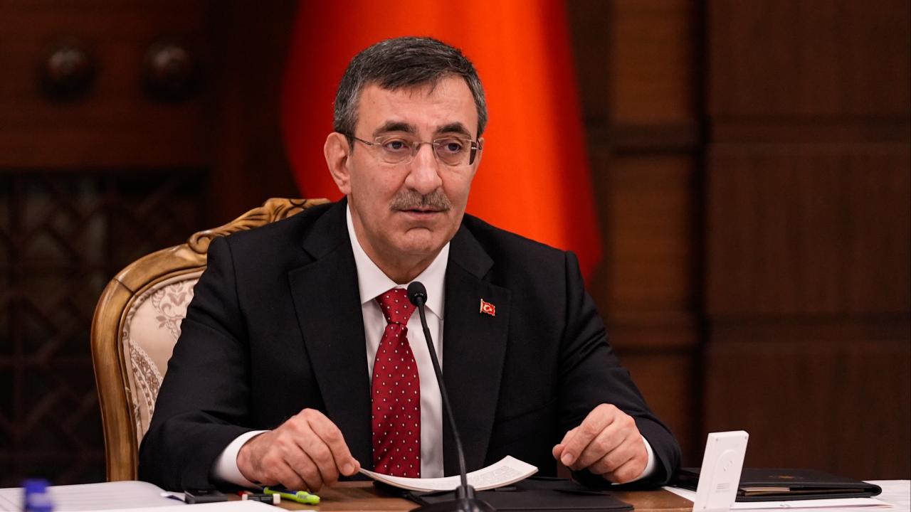 Cumhurbaşkanı Yardımcısı Yılmaz'dan dezenflasyon mesajı