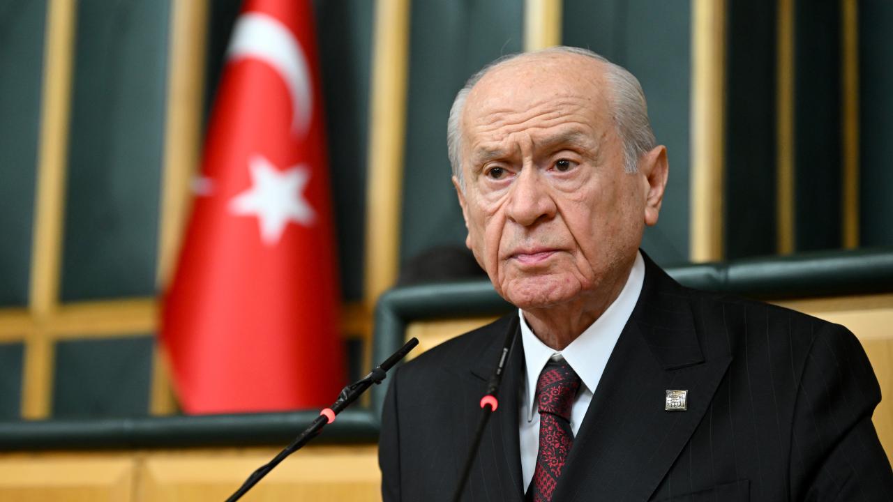 MHP lideri Bahçeli'den Amed Sportif Faaliyetler'e tebrik