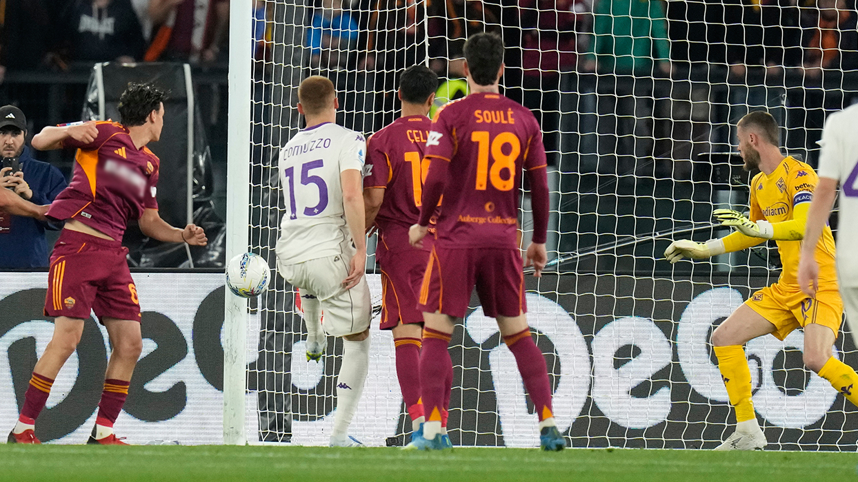 Roma'dan farklı galibiyet: Fiorentina'yı 4 golle geçti