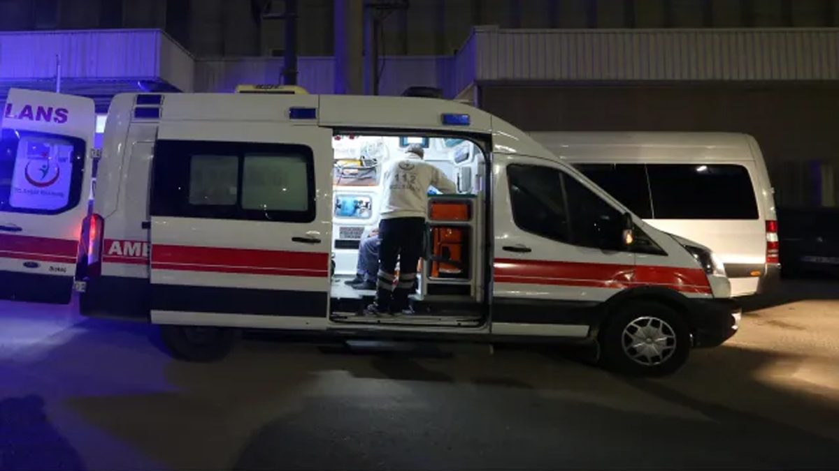 Bir araçlık yer için birbirlerine girdiler: 4 yaralı