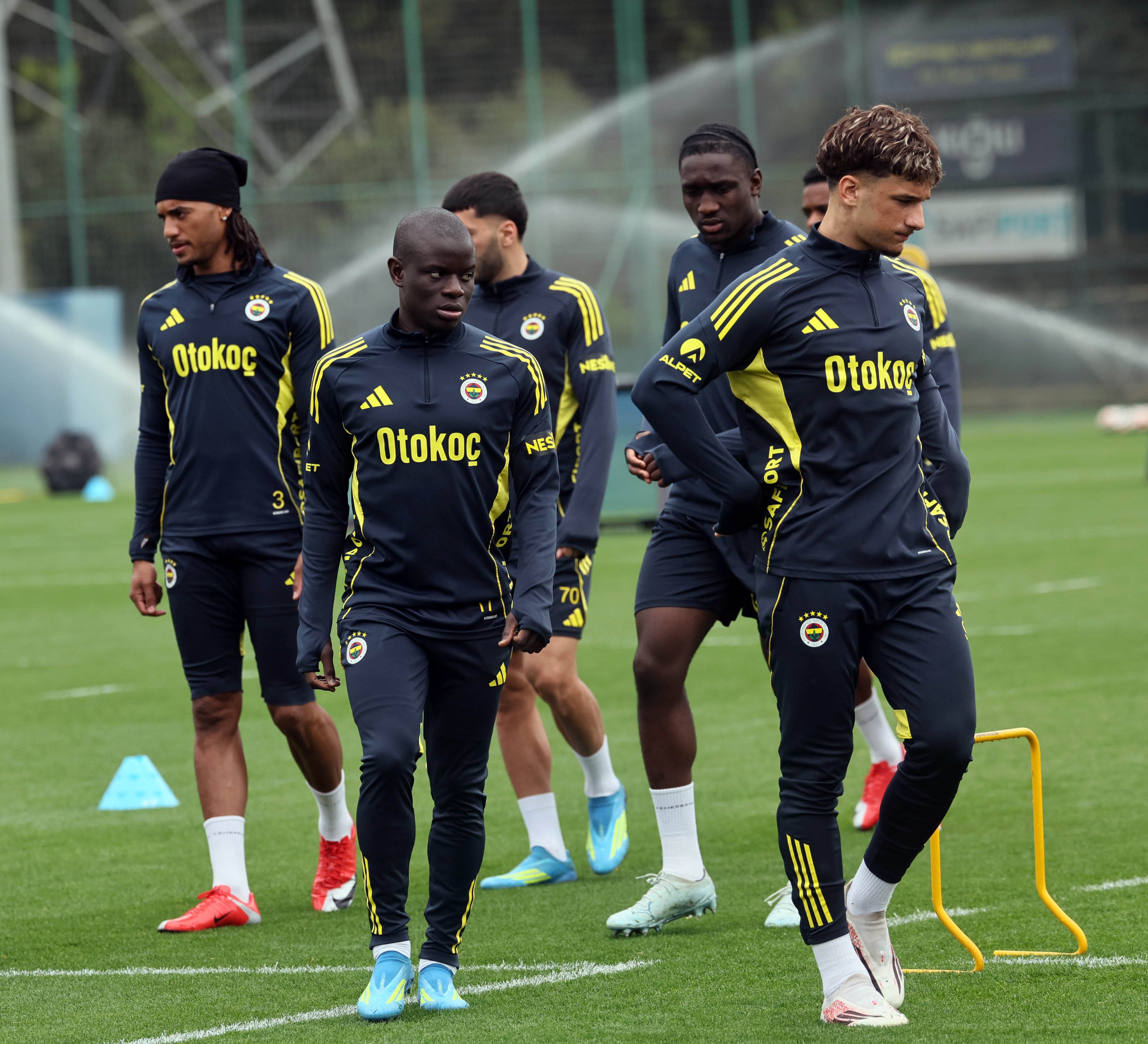 Fenerbahçe, Konyaspor mesaisine başladı 