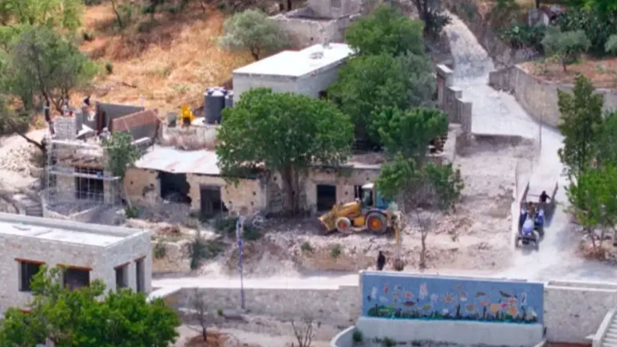 Güney Kıbrıs'ta "İsrail" gettosu! Satın aldıkları köye Rumları sokmadılar