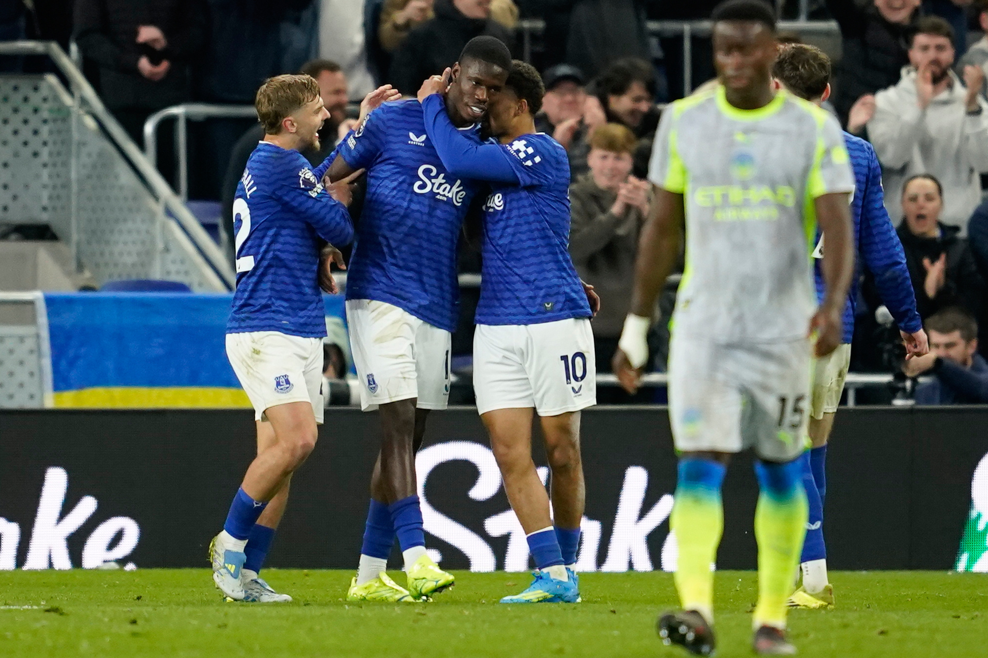 Zirve yarışında yara: Manchester City deplasmanda takıldı