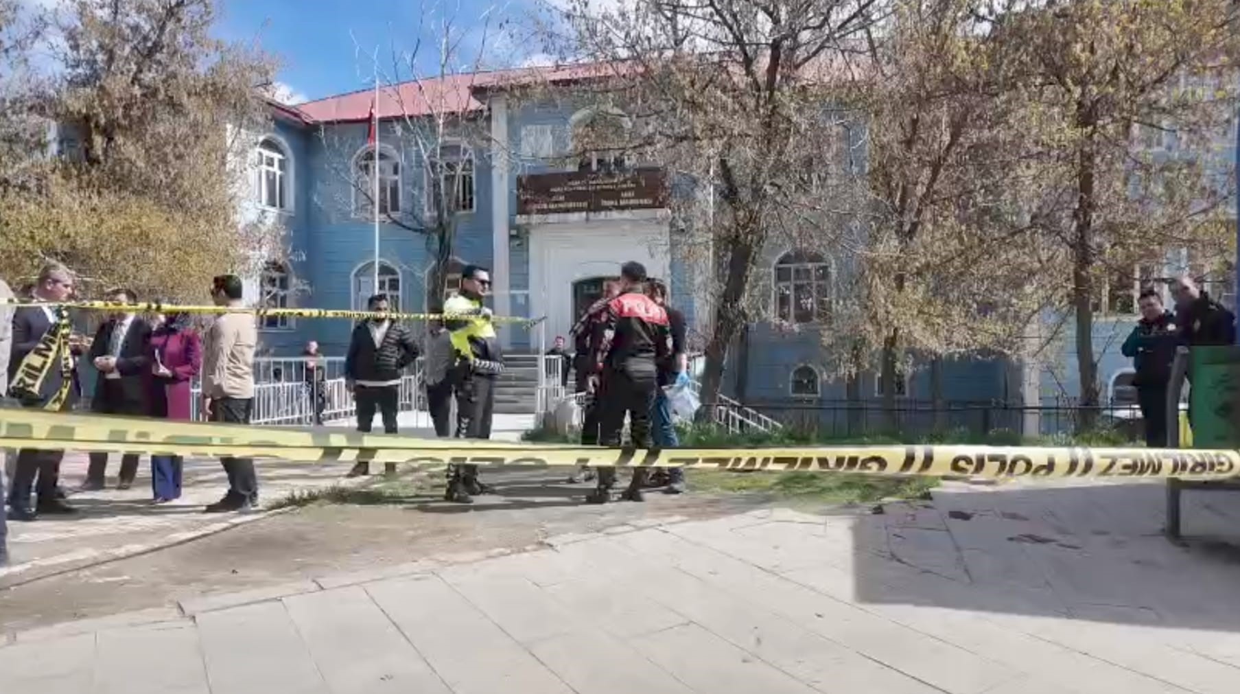 Adliye önünde kayınbirader kabusu: Eniştesine dehşeti yaşattı
