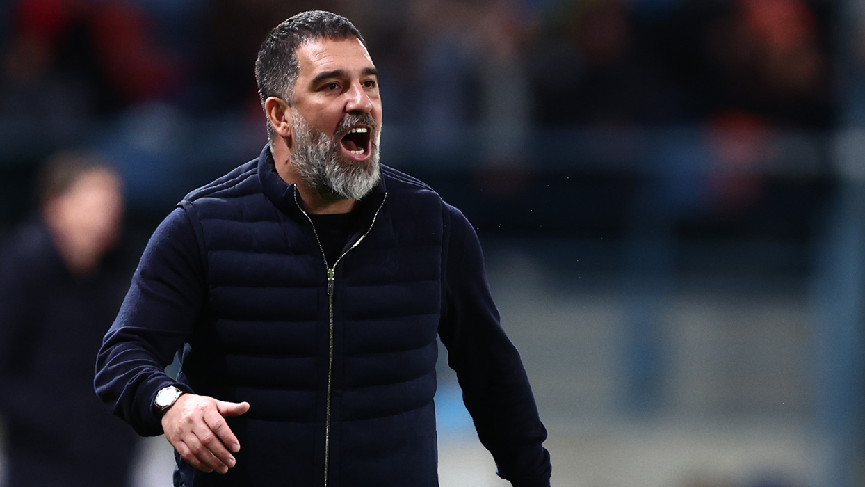 Crystal Palace'tan Arda Turan'a büyük övgü! "Muazzam bir iş çıkarıyor"