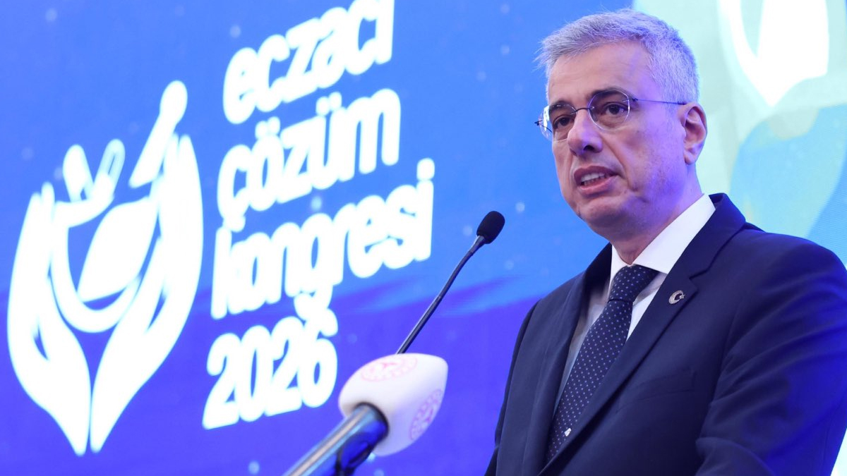 Bakan Memişoğlu: En büyük şansımız Türkiye'nin sağlıktaki insan gücünün çok iyi yetişmiş olmasıdır