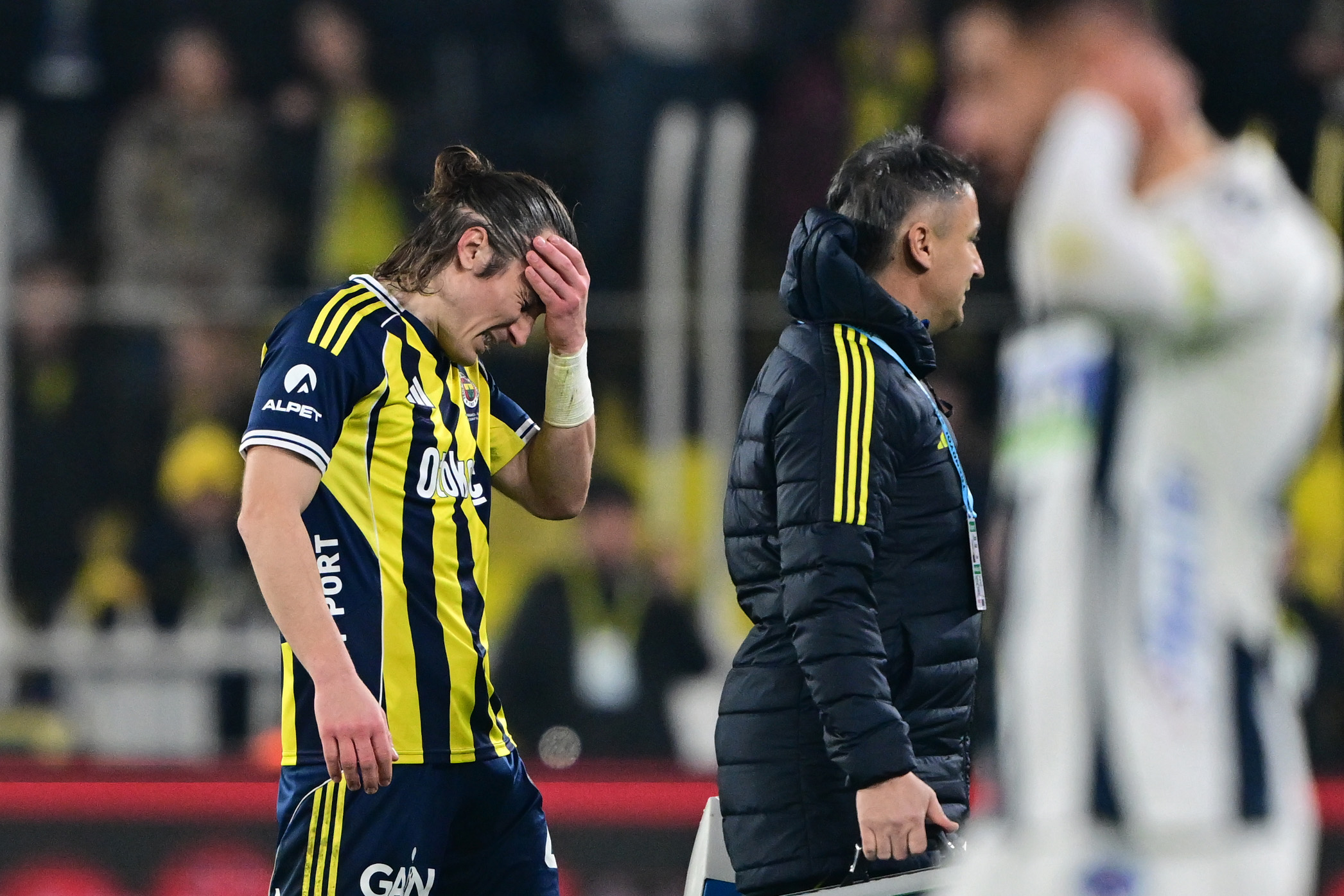 Fenerbahçe'de sakatlık: Oyuna devam edemedi!