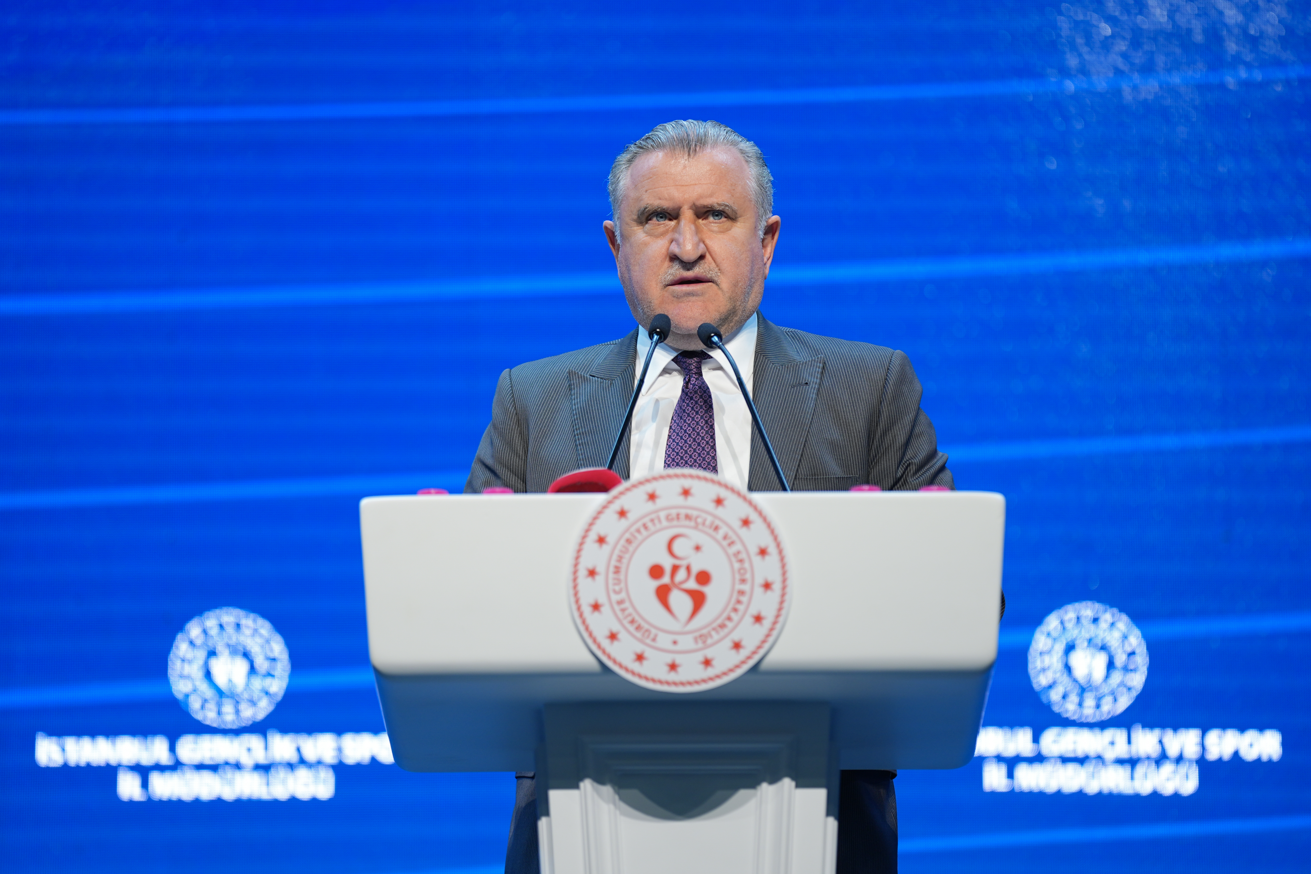 Bakan Bak'tan Muğlaspor ve Mardin 1969 Spor'a tebrik