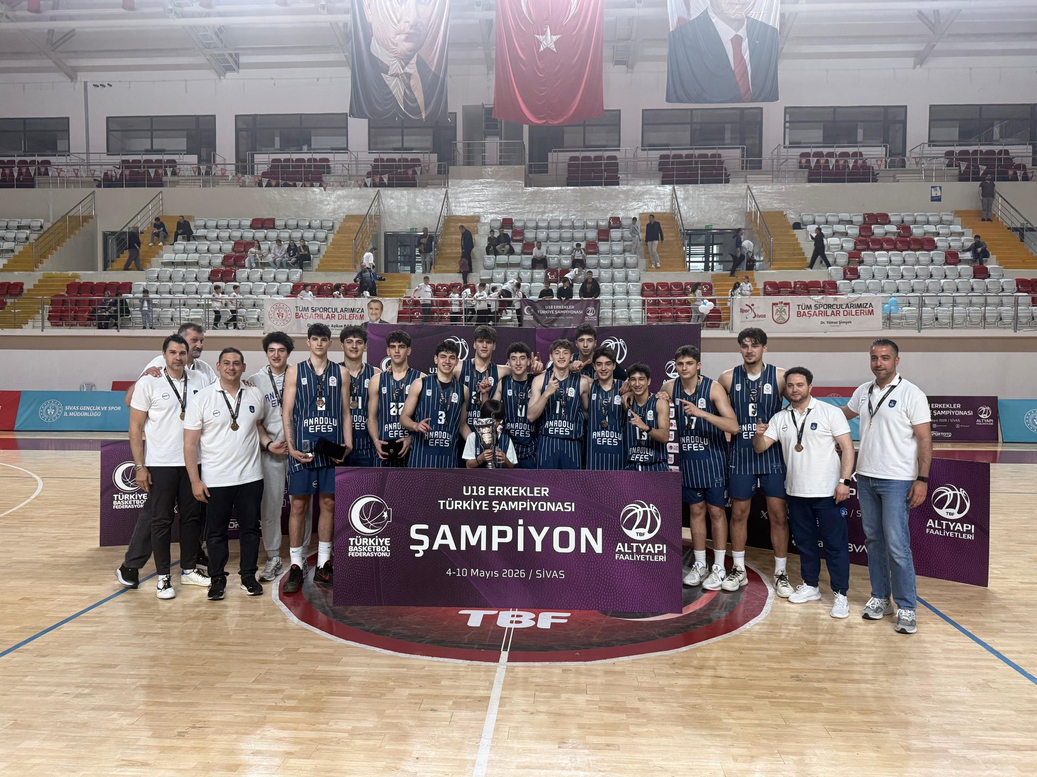 U18 Türkiye Şampiyonası'nda kupa Anadolu Efes'in