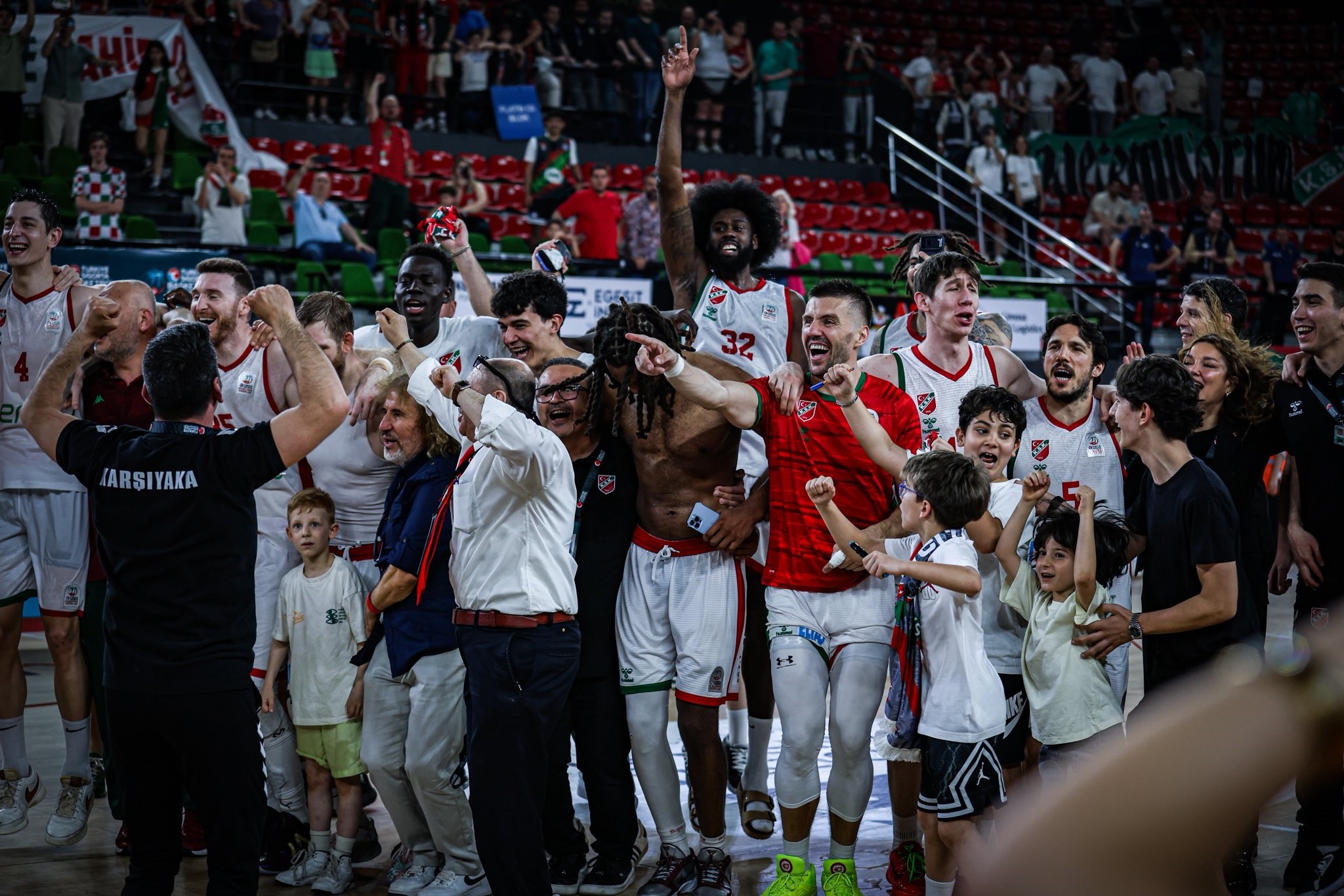 Karşıyaka ligin son haftasında hata yapmadı