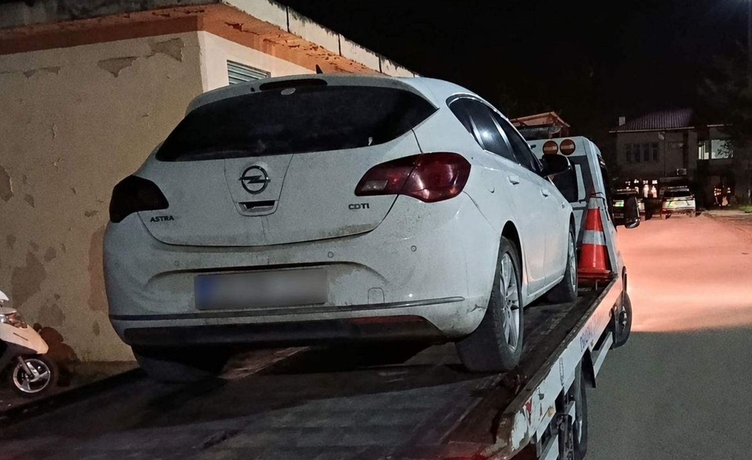 Kuzey Marmara Otoyolu'nda ters yönde giden sürücüye polis acımadı: Hem ehliyetinden hem aracından oldu