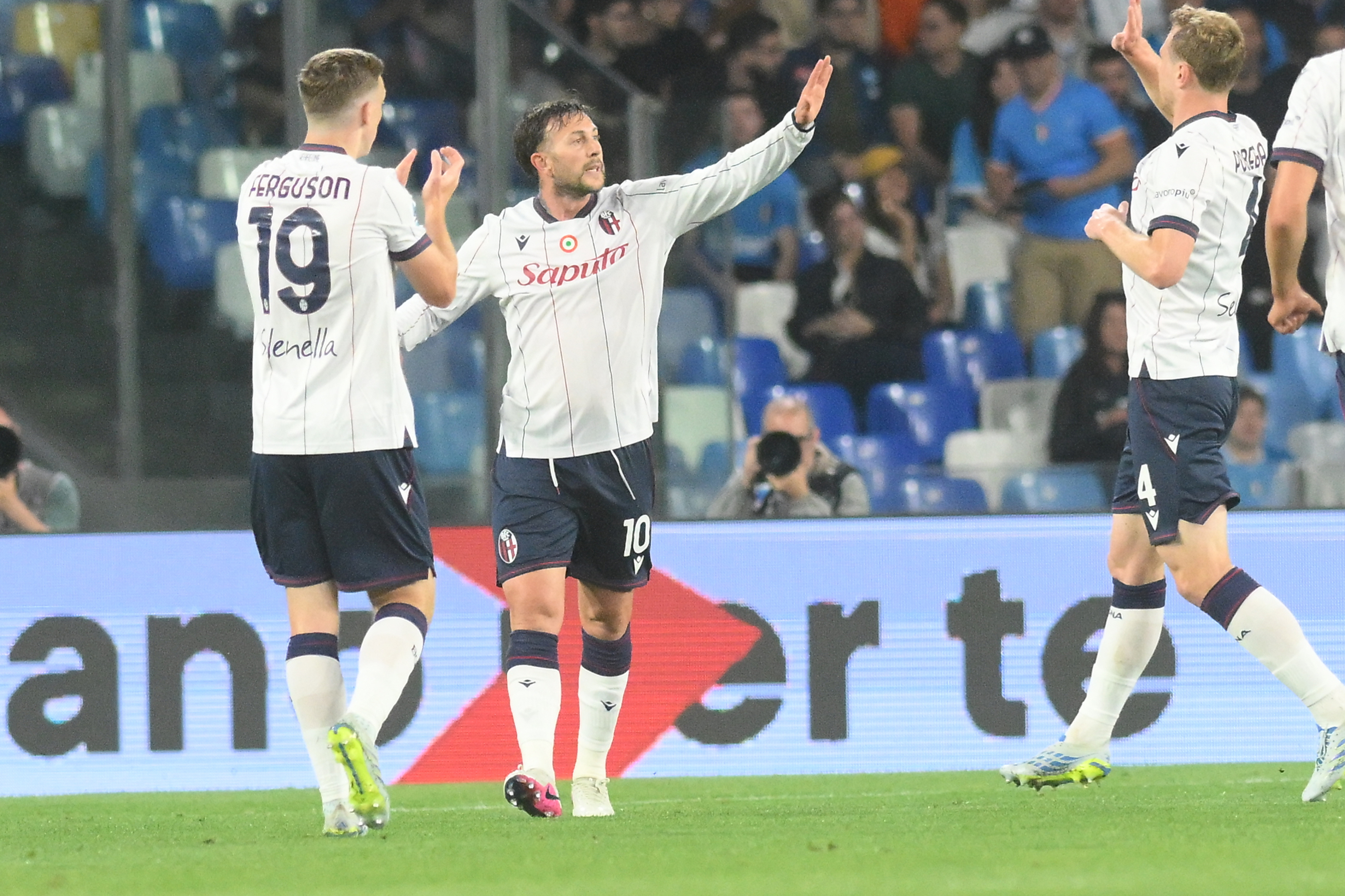 5 gollü maçta kazanan Bologna