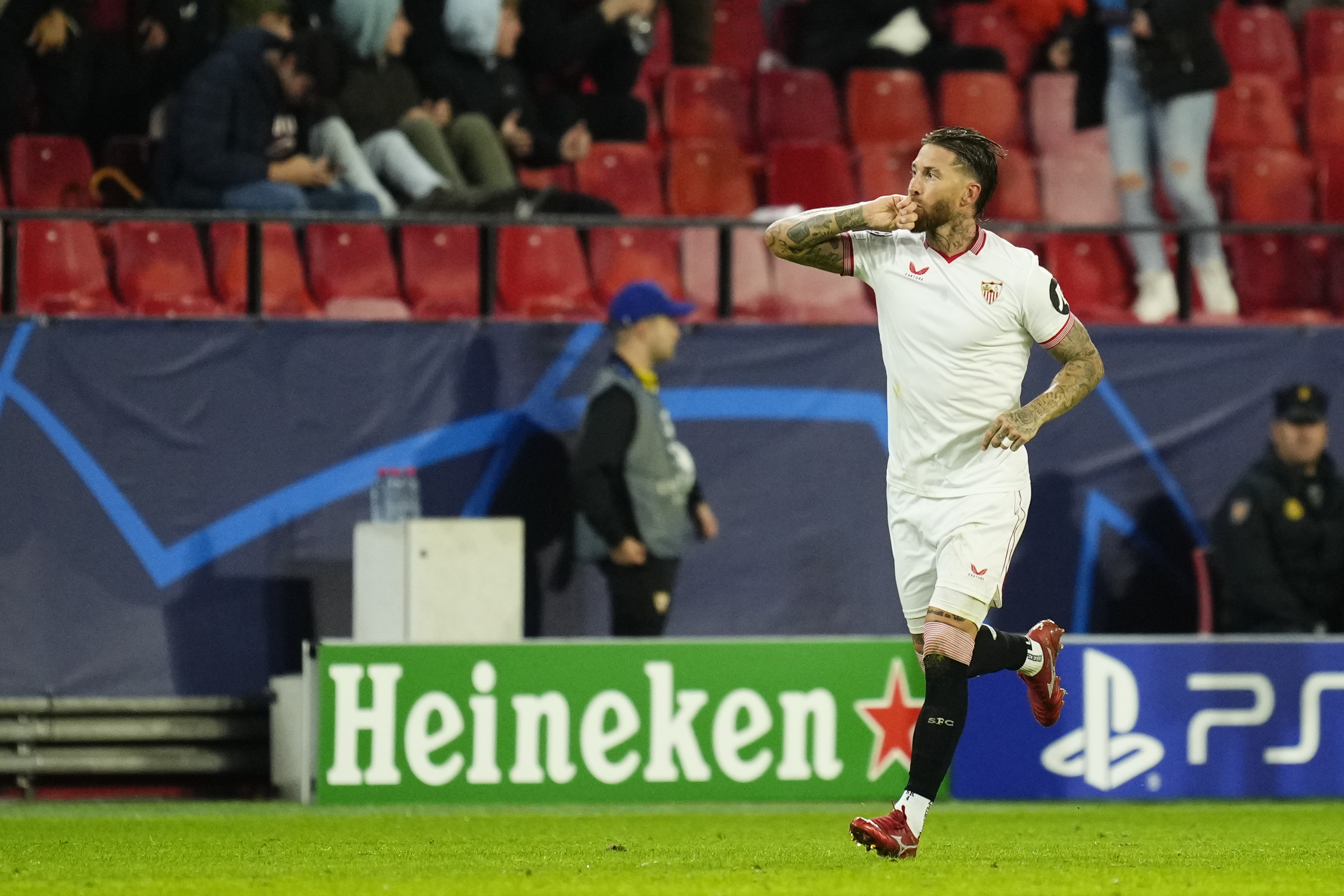 Sergio Ramos, eski kulübünü satın alıyor!