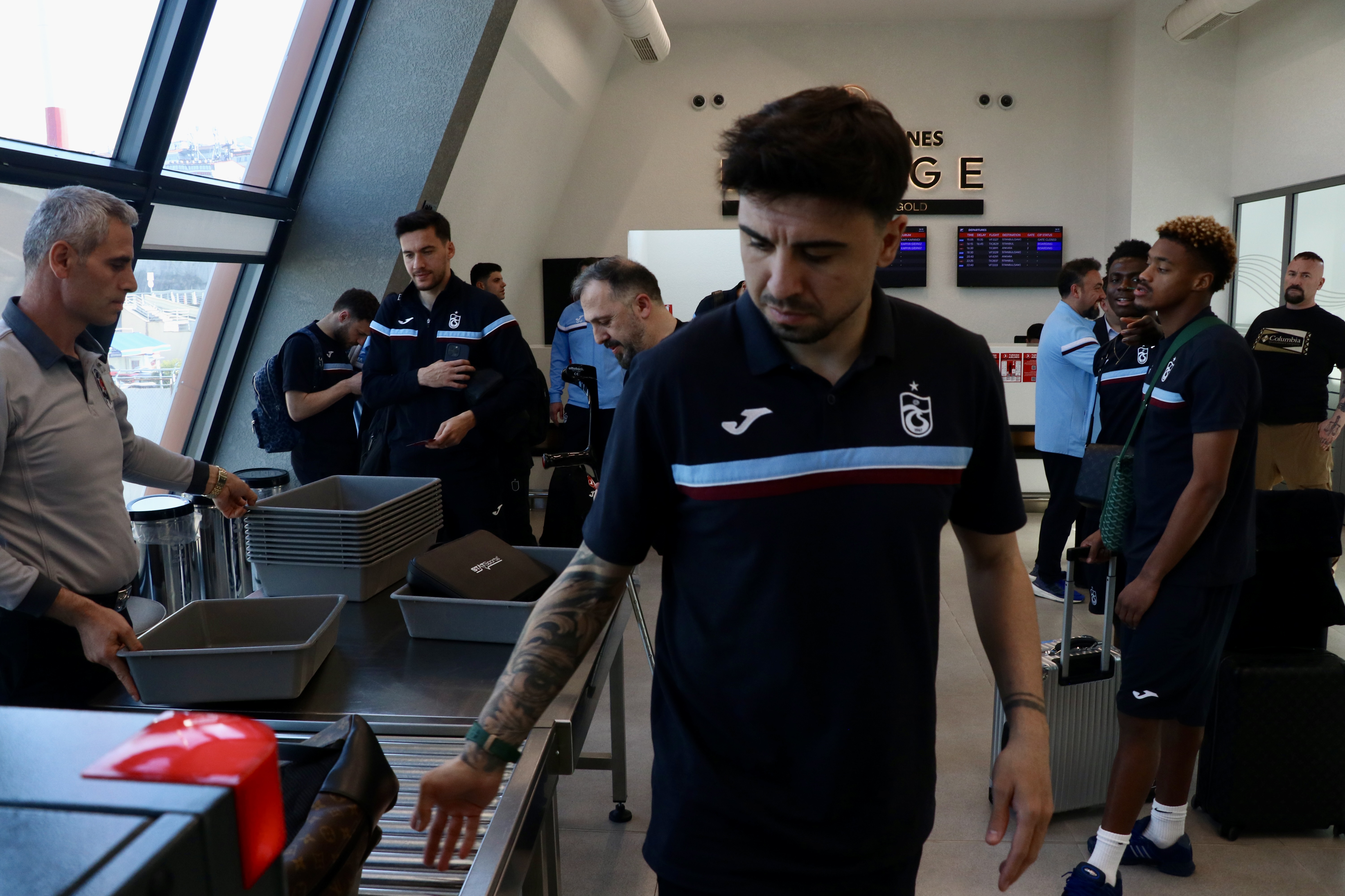 Trabzonspor kafilesi Ankara'ya gitti