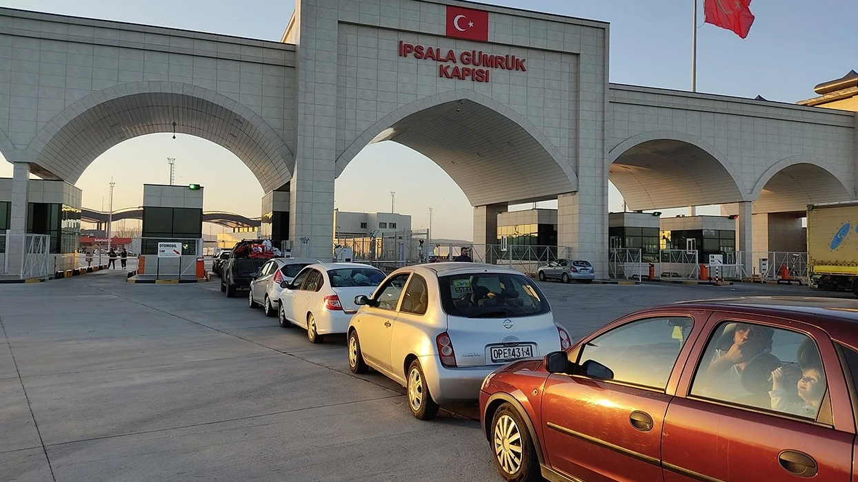 Avrupa yerine Türkiye'ye geldiler! Düzensiz göçmenler sınır kapısında yakalandı