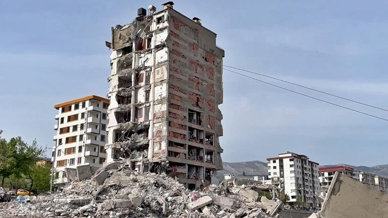 Depremde 123 kişi can vermişti: Ebrar Sitesi G Blok davası ertelendi