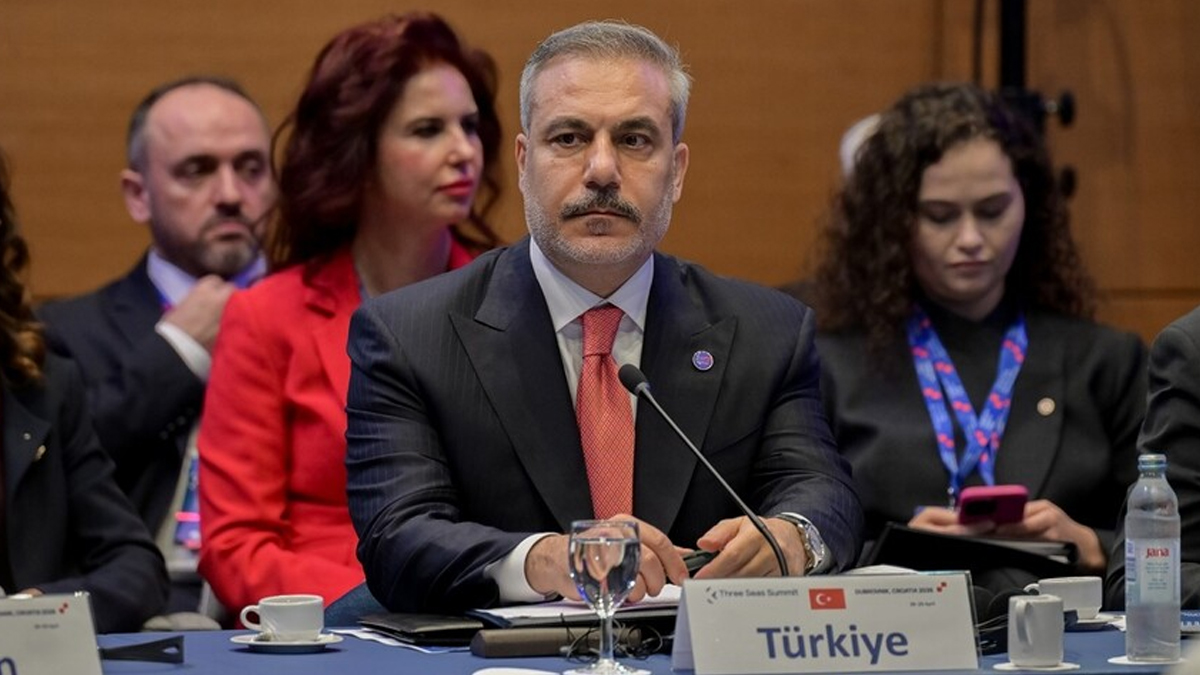 Doğu Avrupa'da yeni senkronizasyon: Macaristan'ın değişen rotasıyla V4 ve üç deniz girişimi