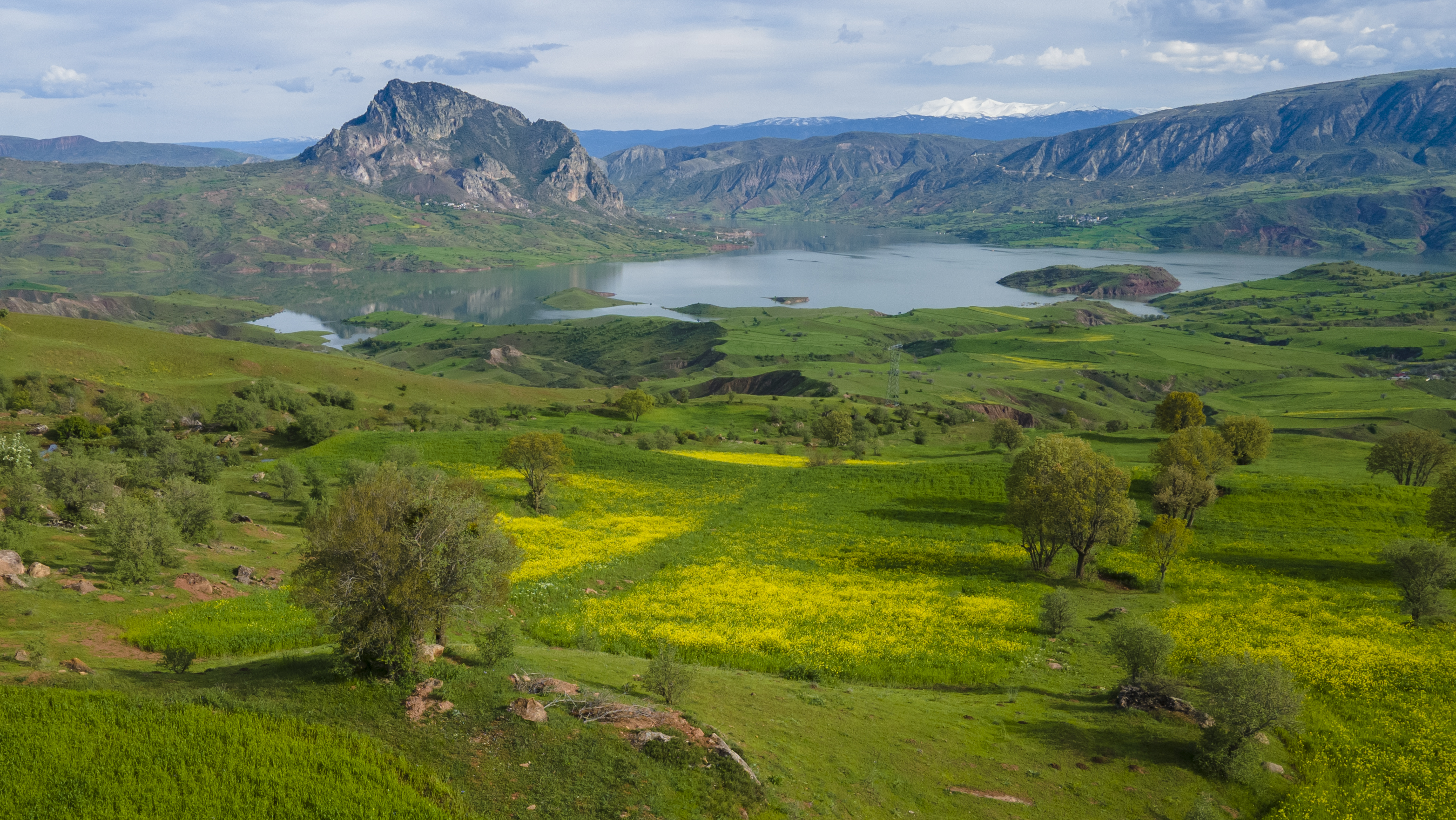 Yağışlar 64 km'lik baraja can suyu oldu