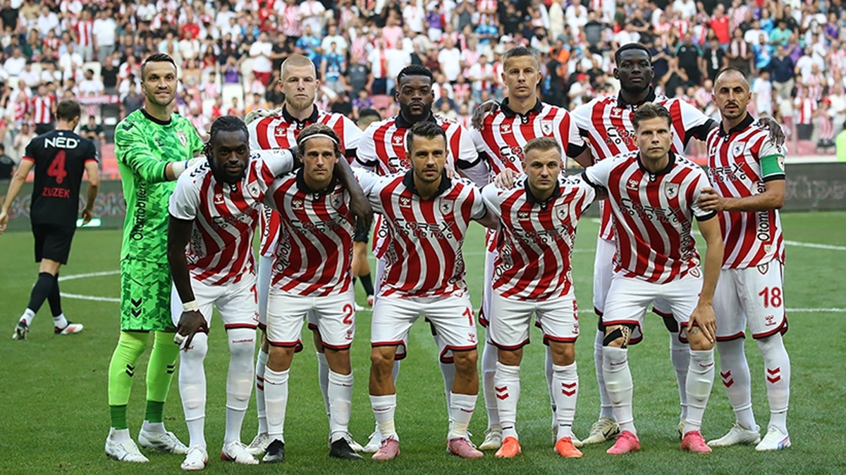 Samsunspor'da 4 oyuncu ile yollar ayrılıyor! İşte o isimler...
