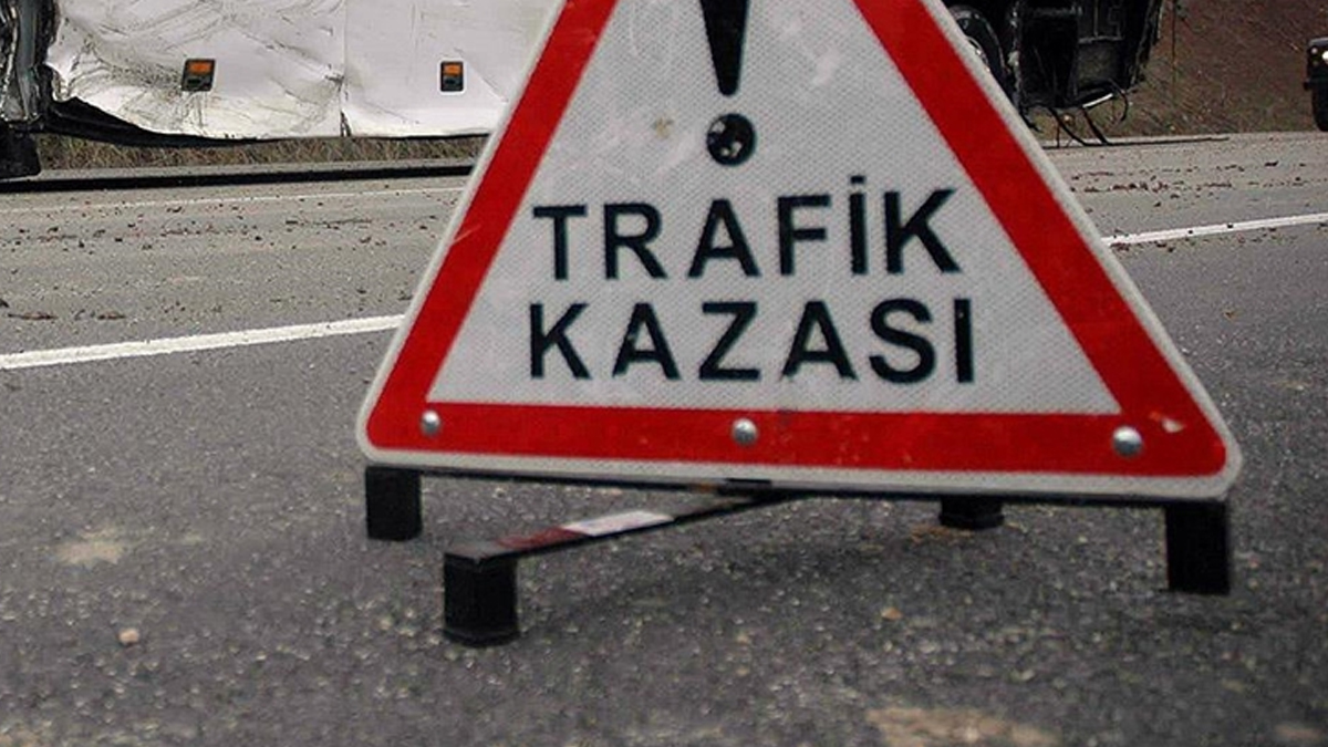 TEM'de kaza! Akaryakıt tankeri kazası trafiği felç etti