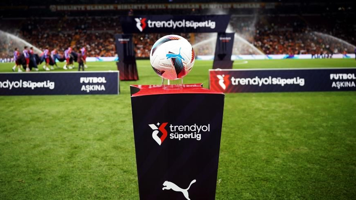 Süper Lig'e veda edecek son takım yarın belli olacak  