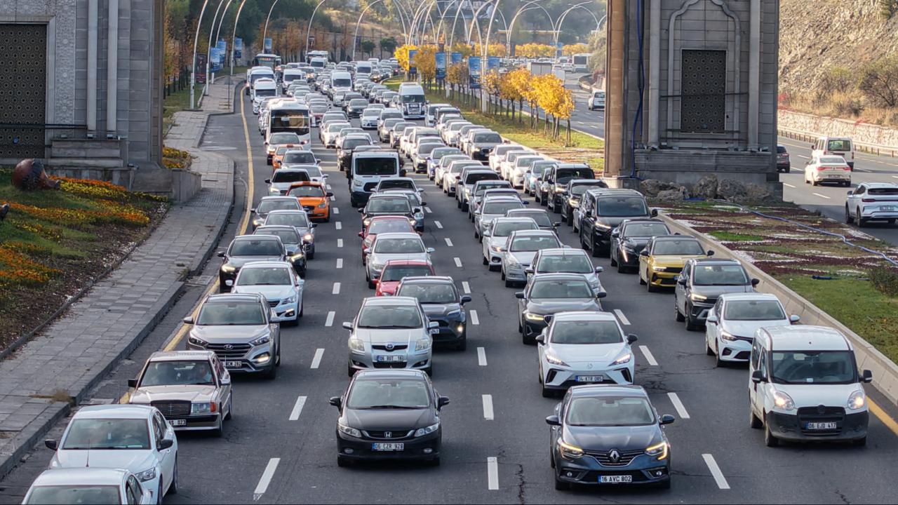 Trafiğe kayıtlı araç sayısı 34 milyonu aştı