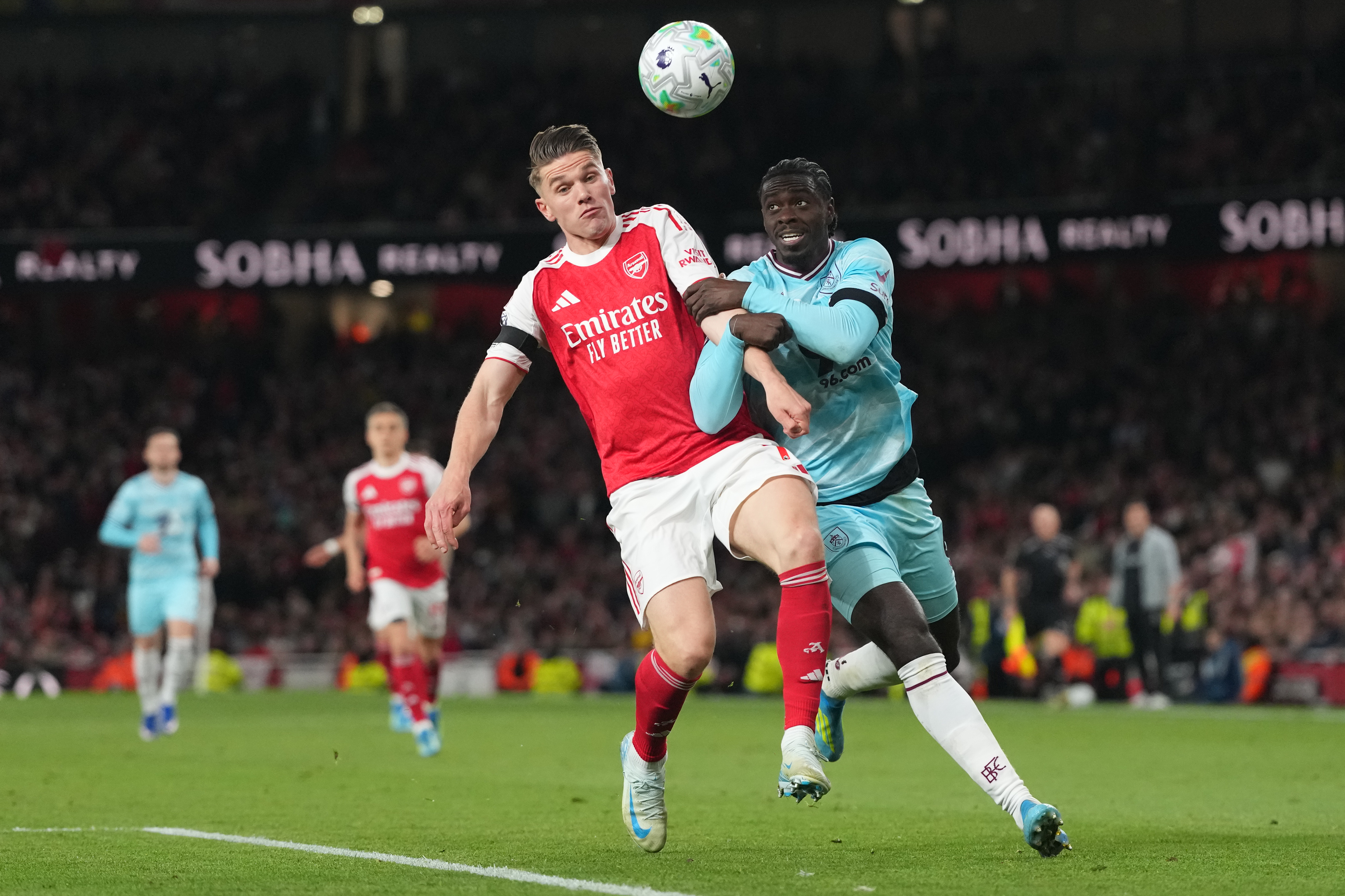 Arsenal şampiyonluğa çok yakın!