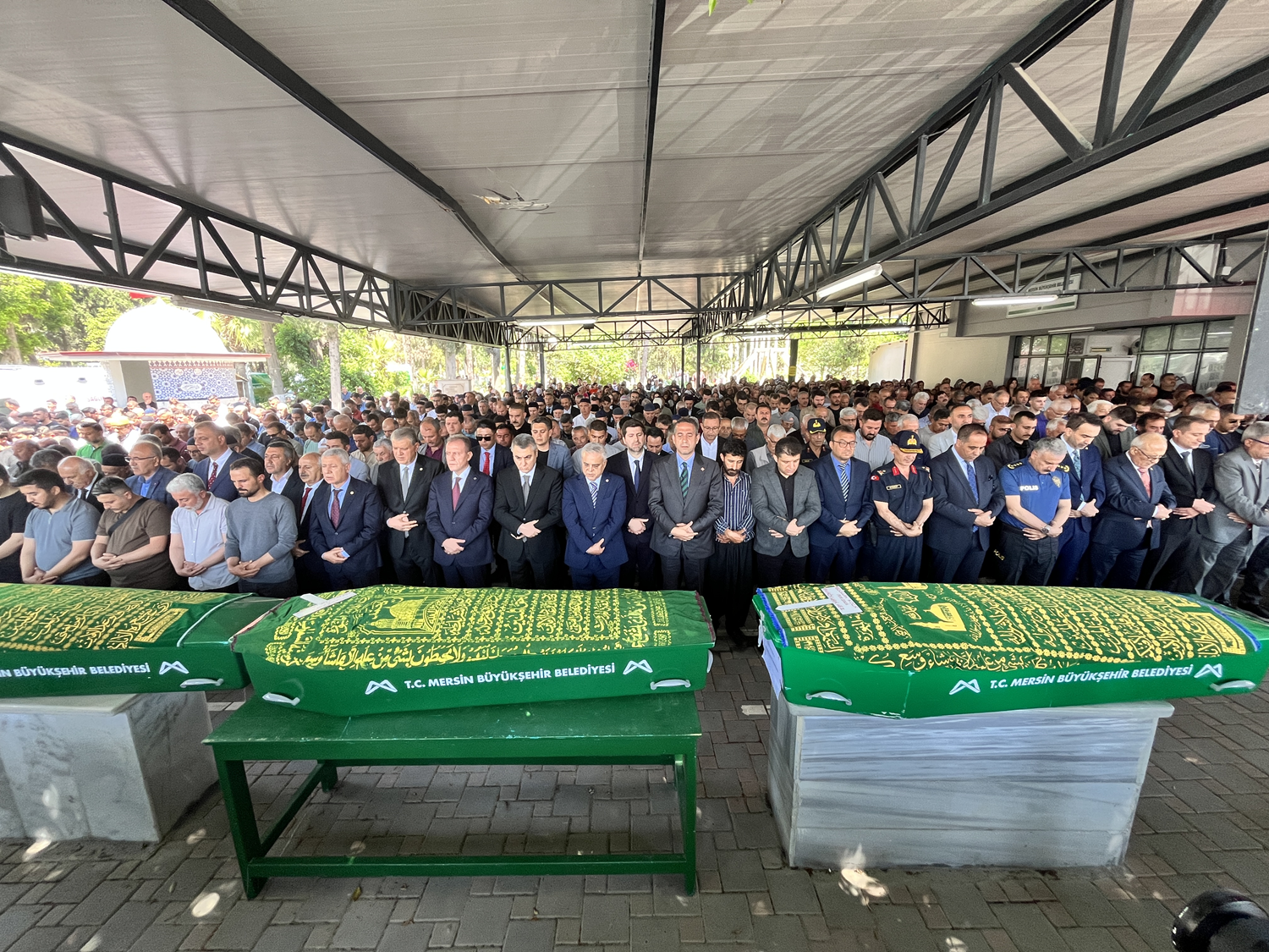 Mersin'deki dehşet: 5 kişi için cenaze töreni