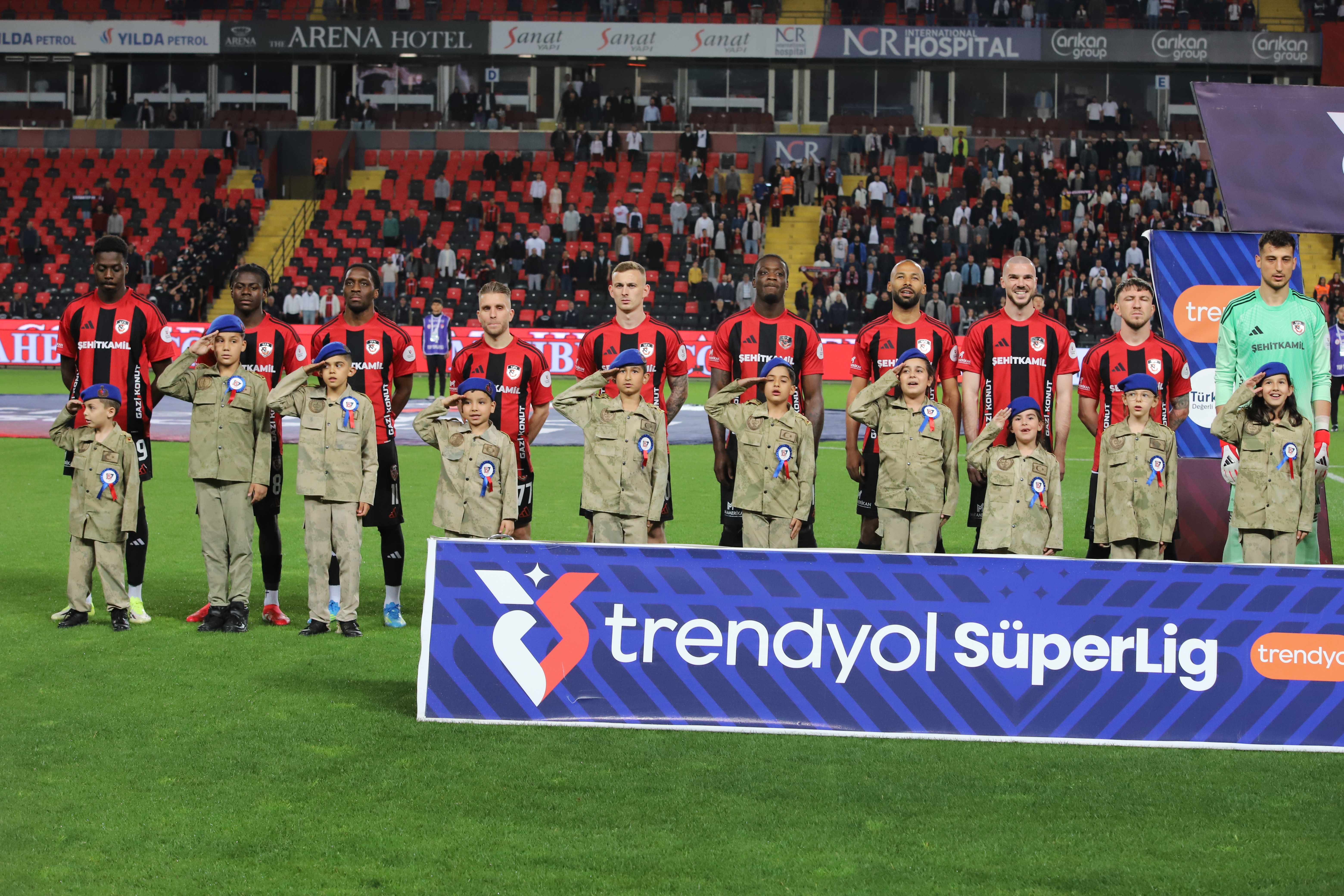 Süper Lig'de kart bilançosu açıklandı! Zirvede Gaziantep FK var...