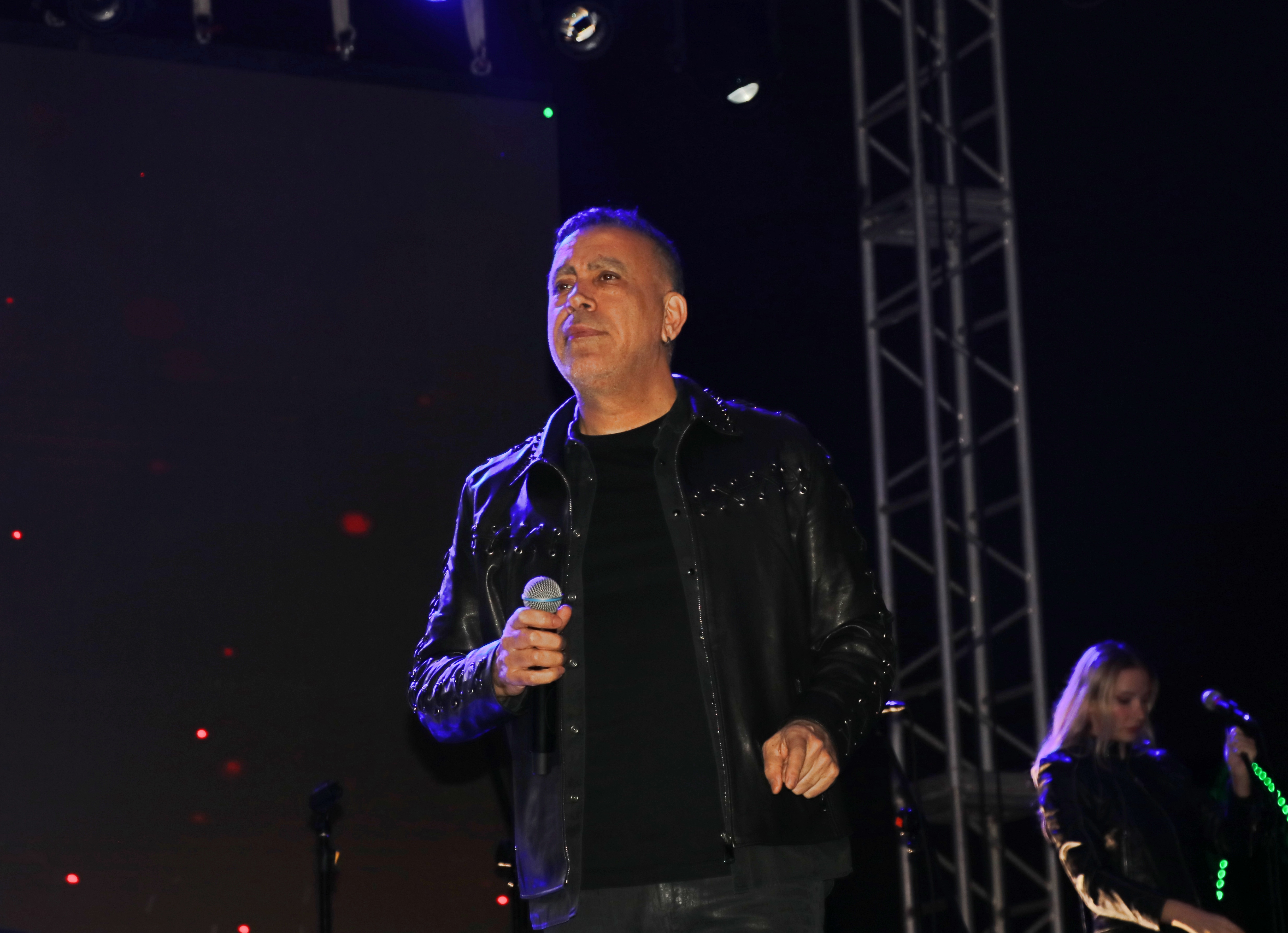 Konser dönüşü rahatsızlanan Haluk Levent hastaneye kaldırıldı