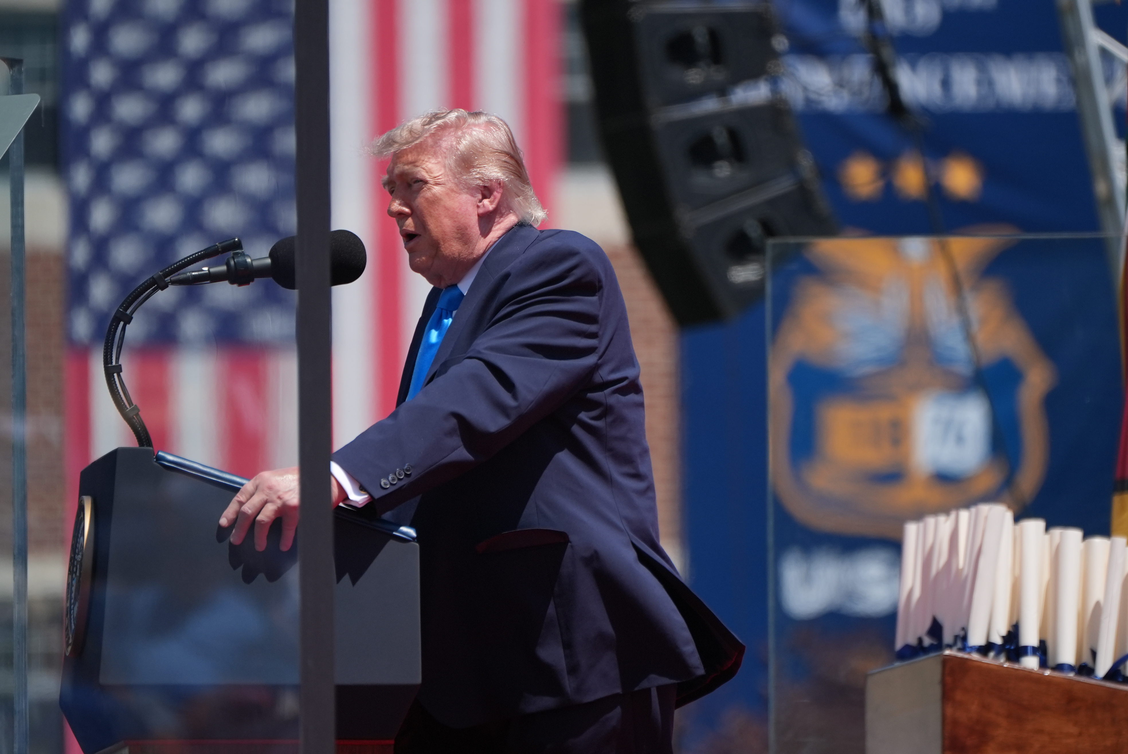 Trump: Küba'yı özgürleştireceğiz