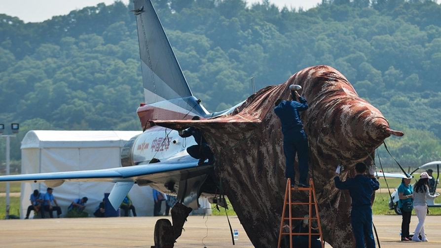 Pilotlar eğitim için Çin'e gitti! J-10 savaş uçaklarının satışı an meselesi