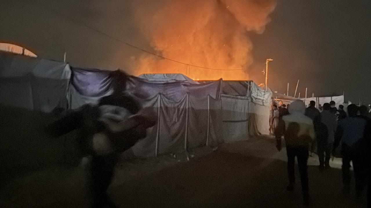 Soykırımcı İsrail, Gazze'de çadırlara saldırdı: Ölü ve yaralılar var