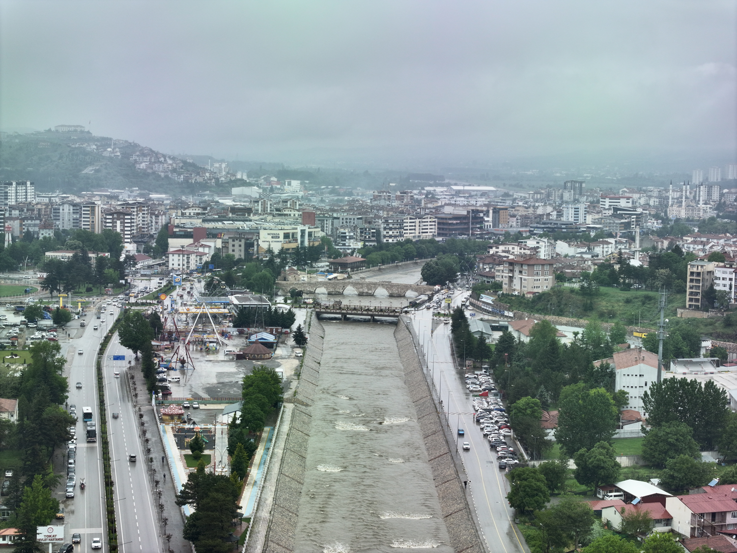 Tokat'ta sel riski nedeniyle 15 bin kişi tahliye edildi
