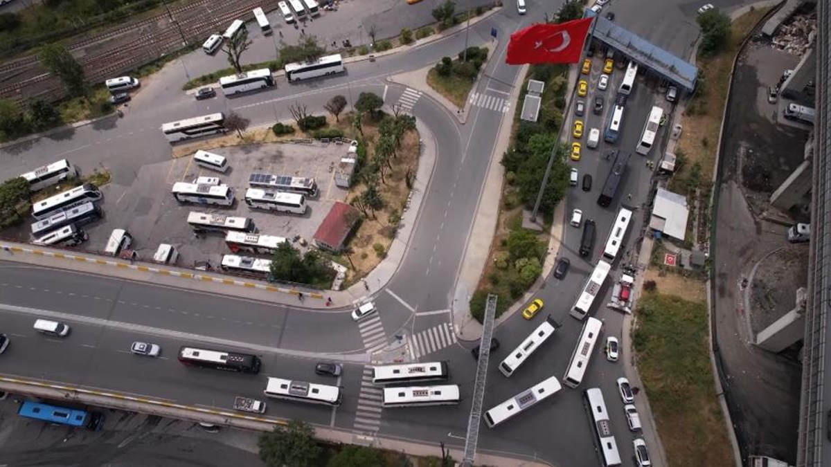 9 günlük tatil başladı! 15 Temmuz Demokrasi Otogarı'nda bayram yoğunluğu