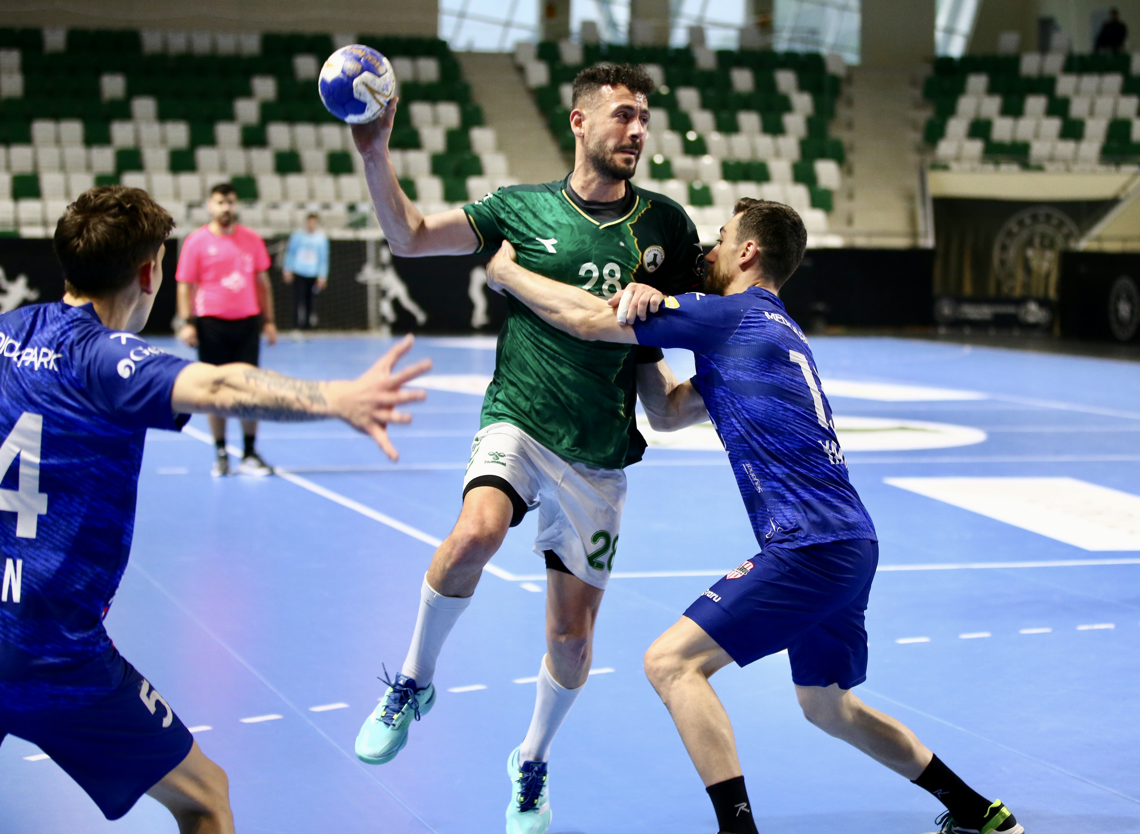 Hentbolda play-off etabının 9. hafta maçları oynanacak