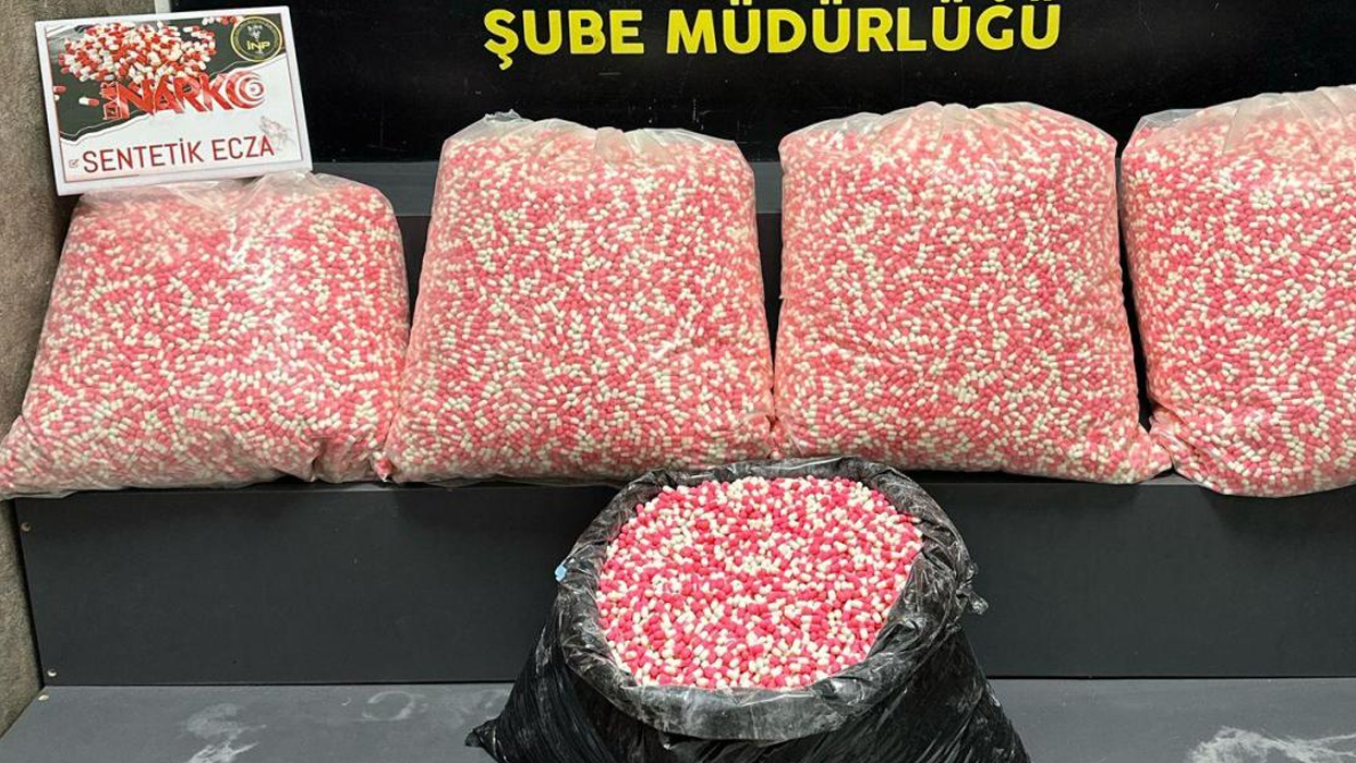 Kocaeli'de dev uyuşturucu operasyonu! 1 milyon sentetik hap ele geçirildi